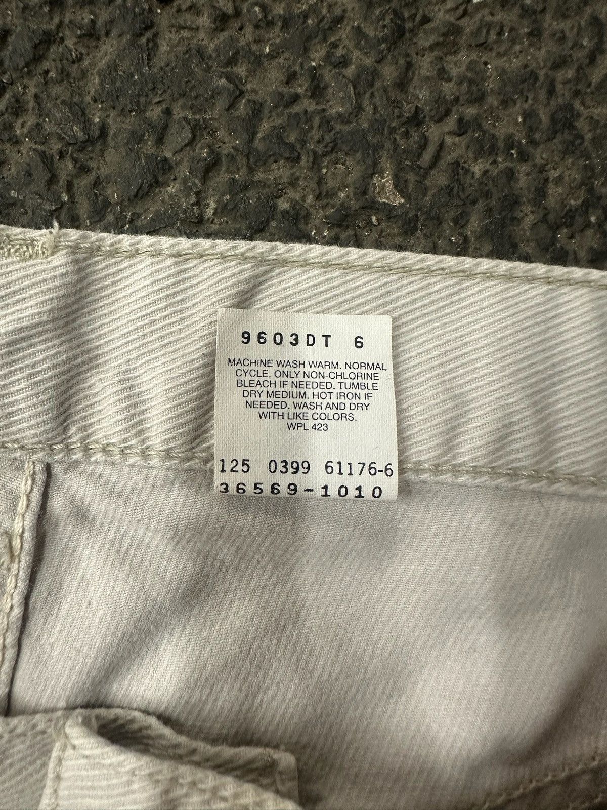 Levi's Y2K Levi’s boxy fit jorts Size US 33 - 8 Thumbnail