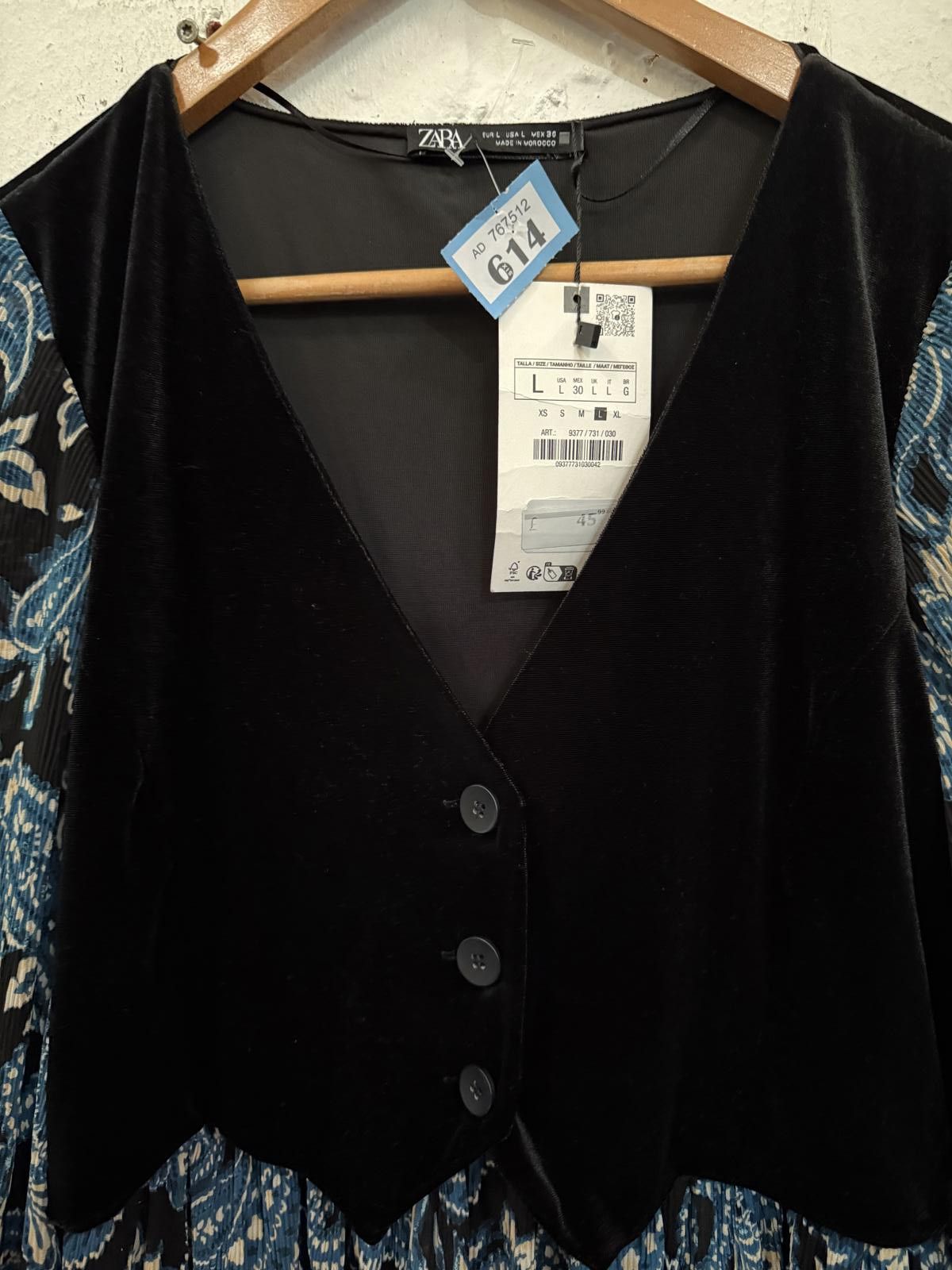 Zara Zara Women's Long Sleeve Dress with Velvet Buttoned Vest Size L / US 10 / IT 46 - 2 Thumbnail