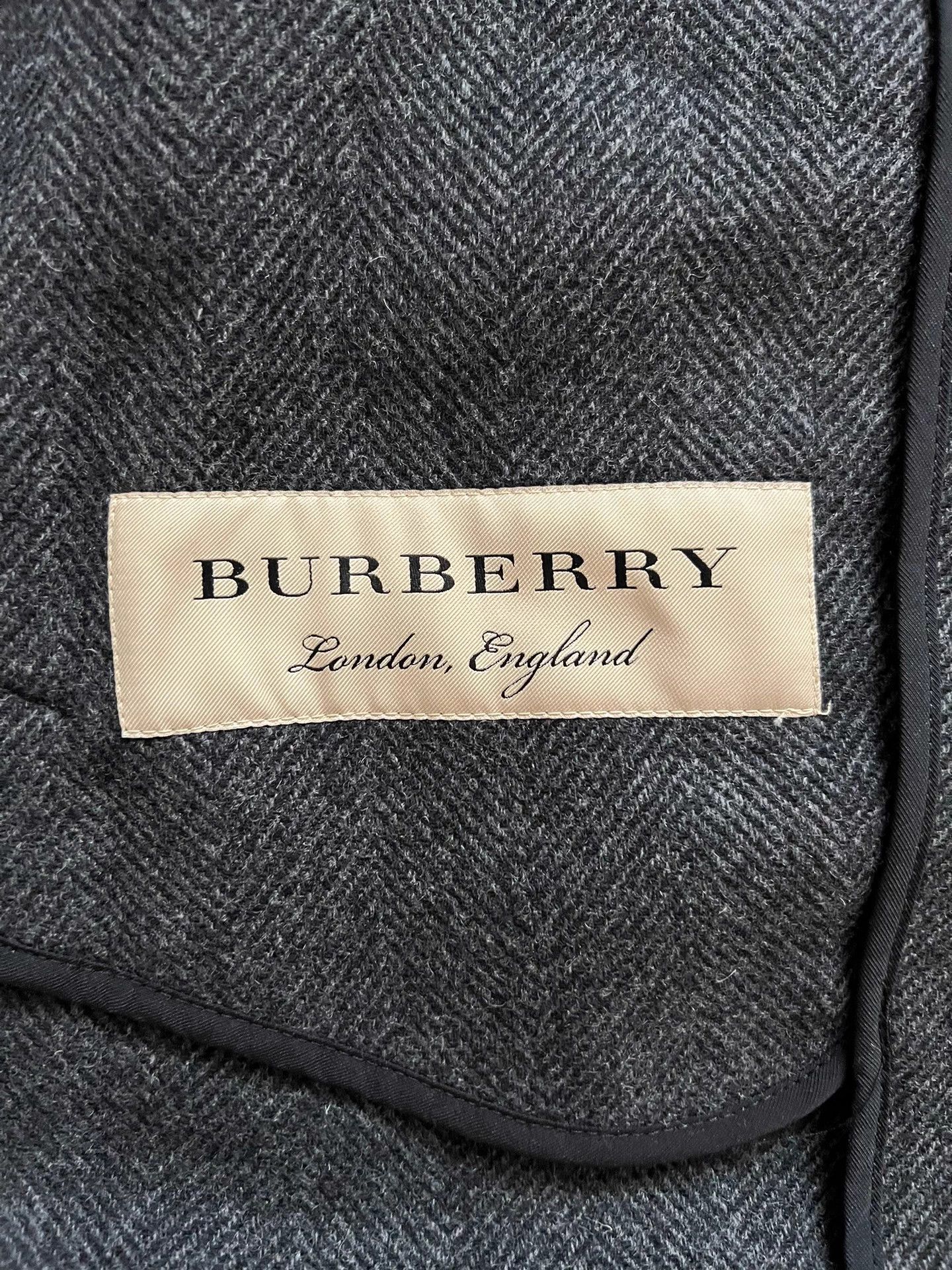 Burberry Burberry Grey Herringbone Wool Coat XS 98% New Size US XS / EU 42 / 0 - 6 Thumbnail