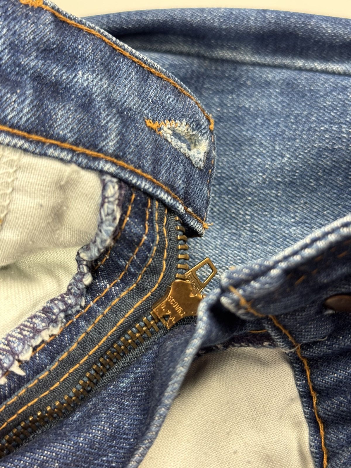 Levi's 1980’s Vintage Levi’s 565 Washed Denim Leather Tab Jeans Size US 33 - 11 Thumbnail