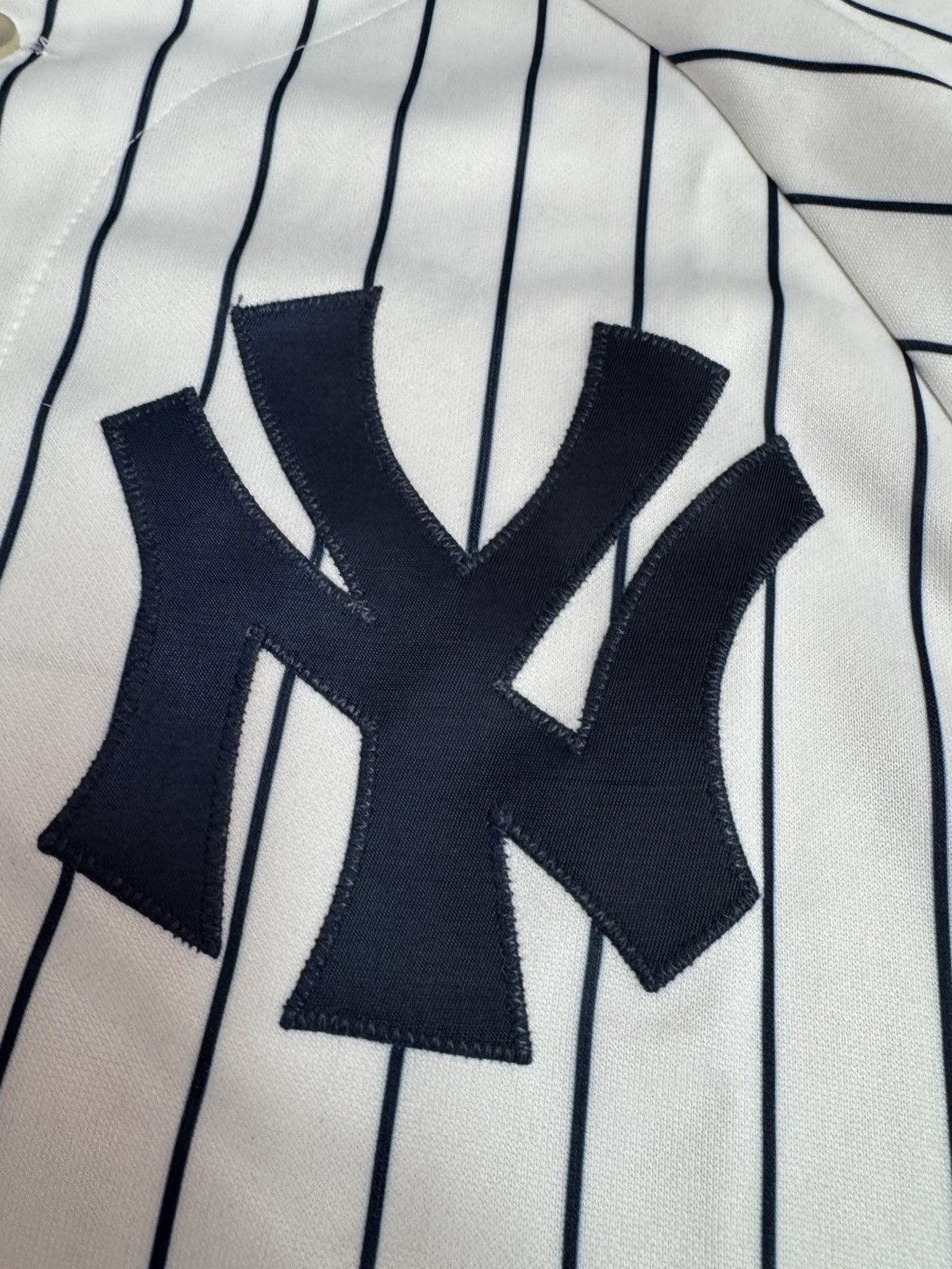 Majestic New York Yankees Derek Jeter 2 MLB Pinstripe Stitched Jersey Size US M / EU 48-50 / 2 - 3 Thumbnail