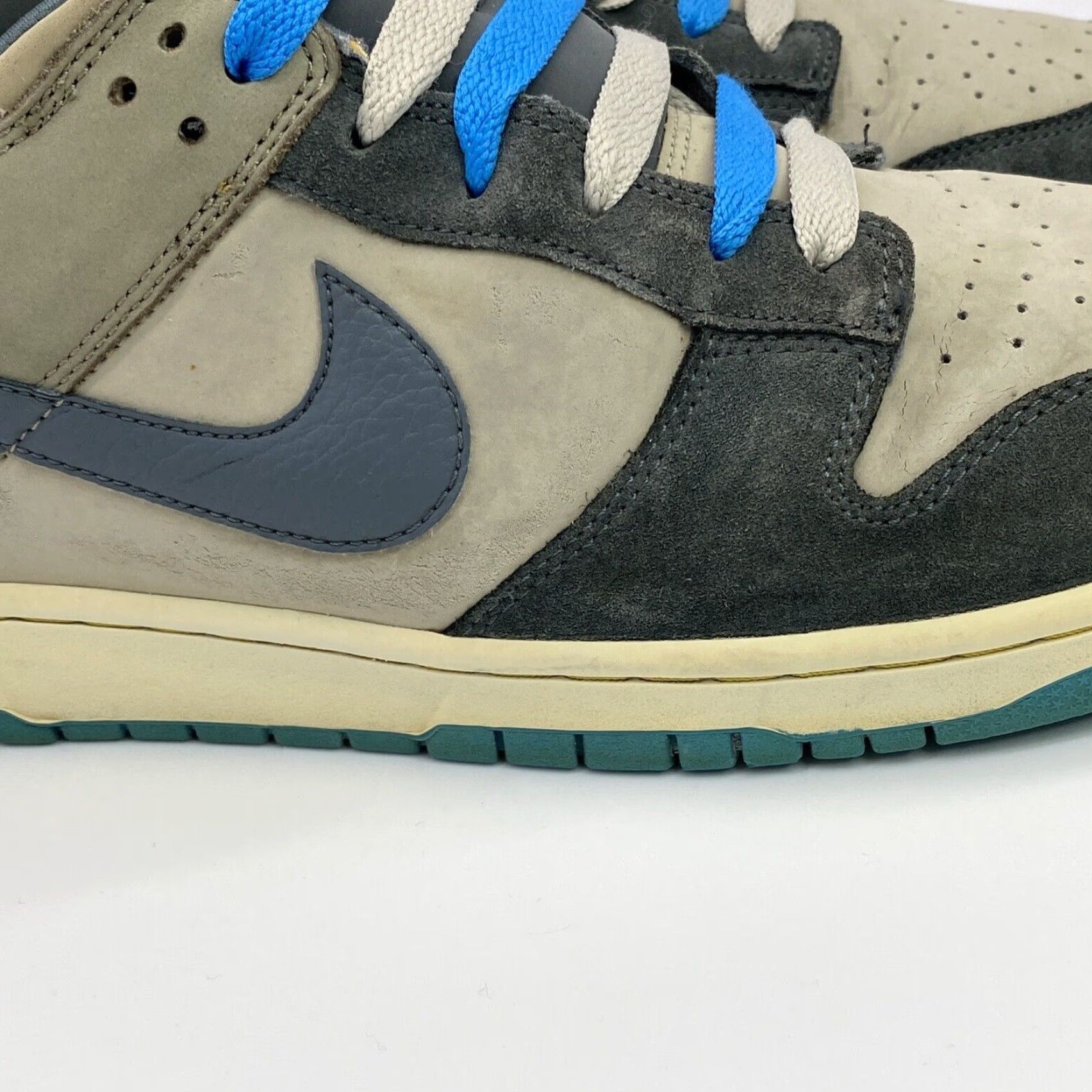 Nike VINTAGE 2008 NIKE DUNK LOW NYX VIVID BLUE/GRAY MENS SIZE 13 SNEAKER 90s SKATE Size US 13 / EU 46 - 2 Thumbnail