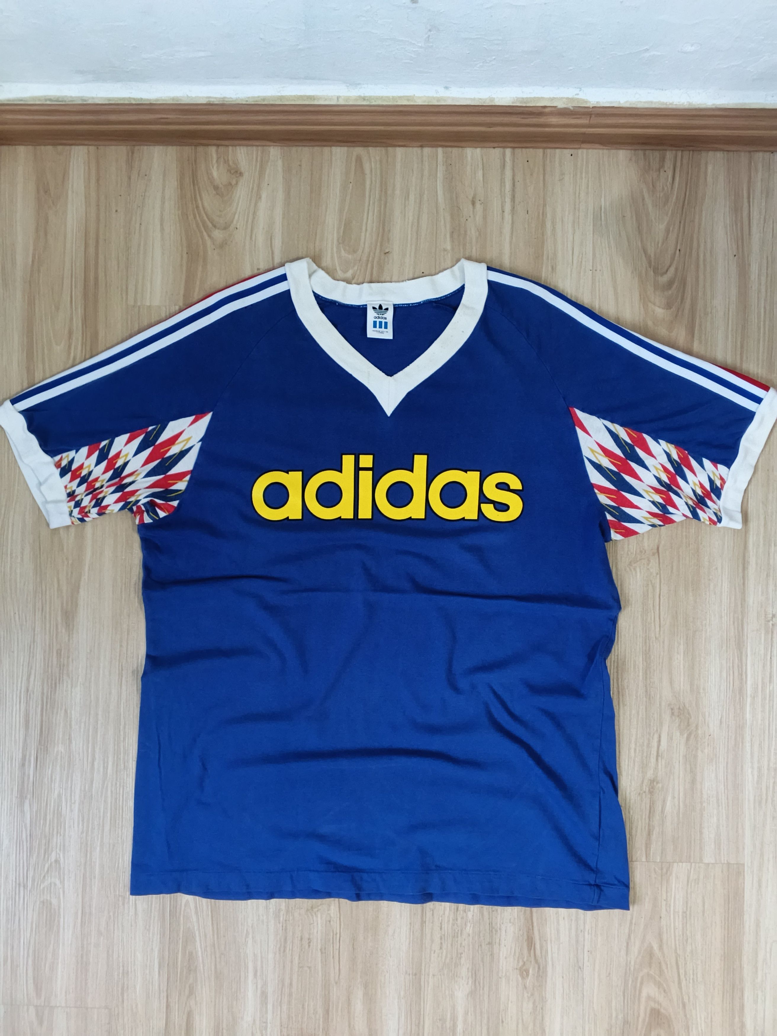 Adidas Vintage Adidas Retro Shirt Short Sleeve Size US L / EU 52-54 / 3 - 2 Thumbnail