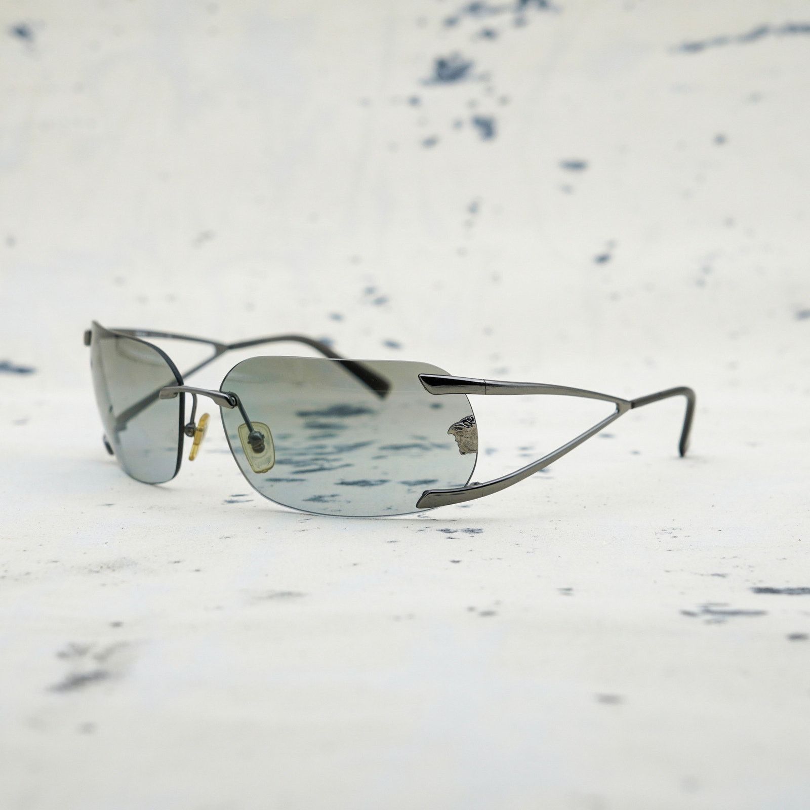 Versace Vintage versace n86 silver cut out medusa logo sunglasses Size ONE SIZE - 1 Thumbnail
