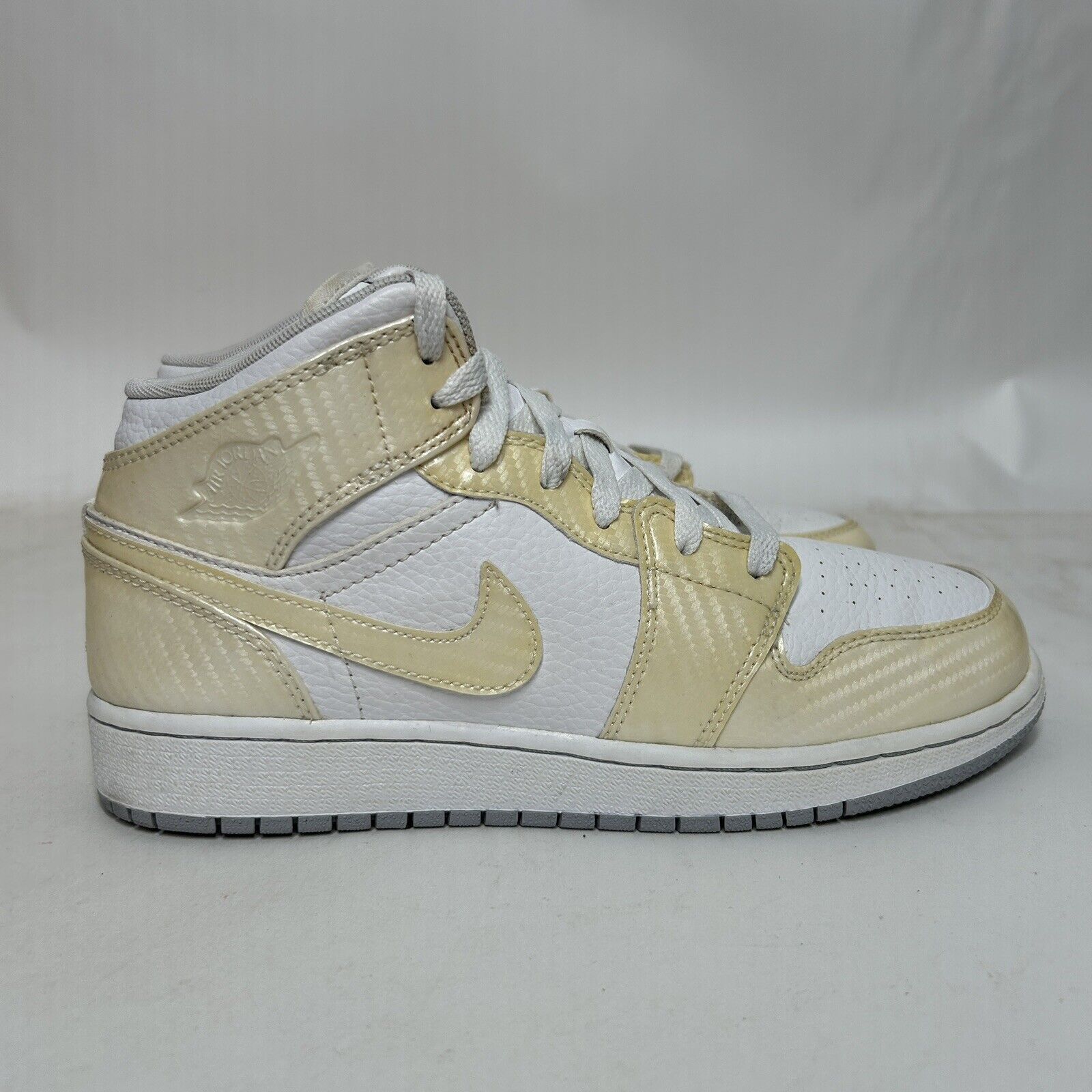 Nike Nike Shoes Air Jordan 1 Phat GS “White Carbon Fiber” 2024 Size US 7.5 / IT 37.5 - 4 Thumbnail
