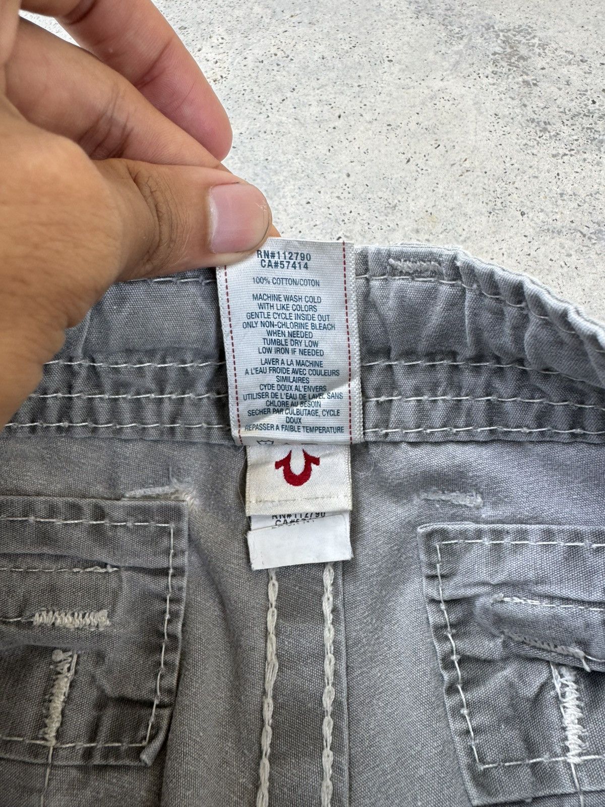 True Religion 2000s True Religion Multipocket y2k Cargos Short Size US 31 - 12 Thumbnail