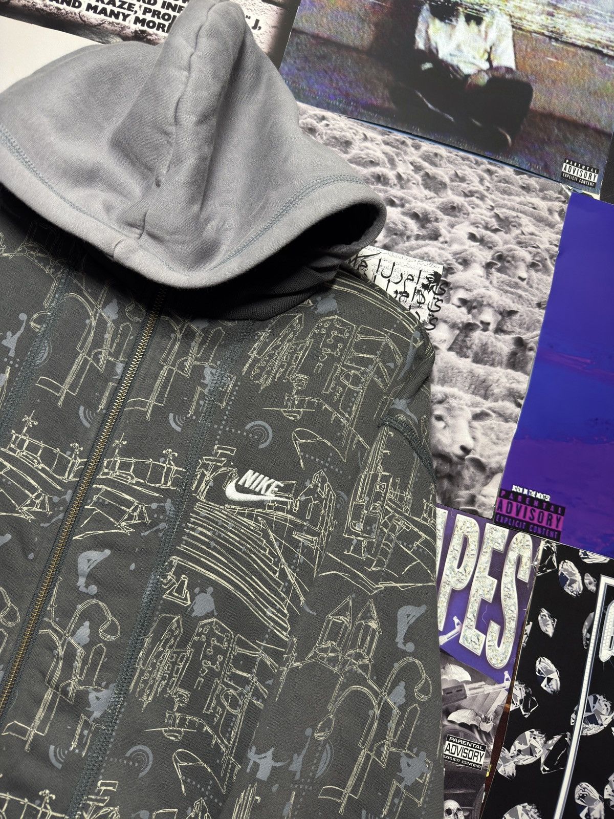 Nike Vintage Nike 90s Overprint Hoodie Size US XL / EU 56 / 4 - 2 Thumbnail