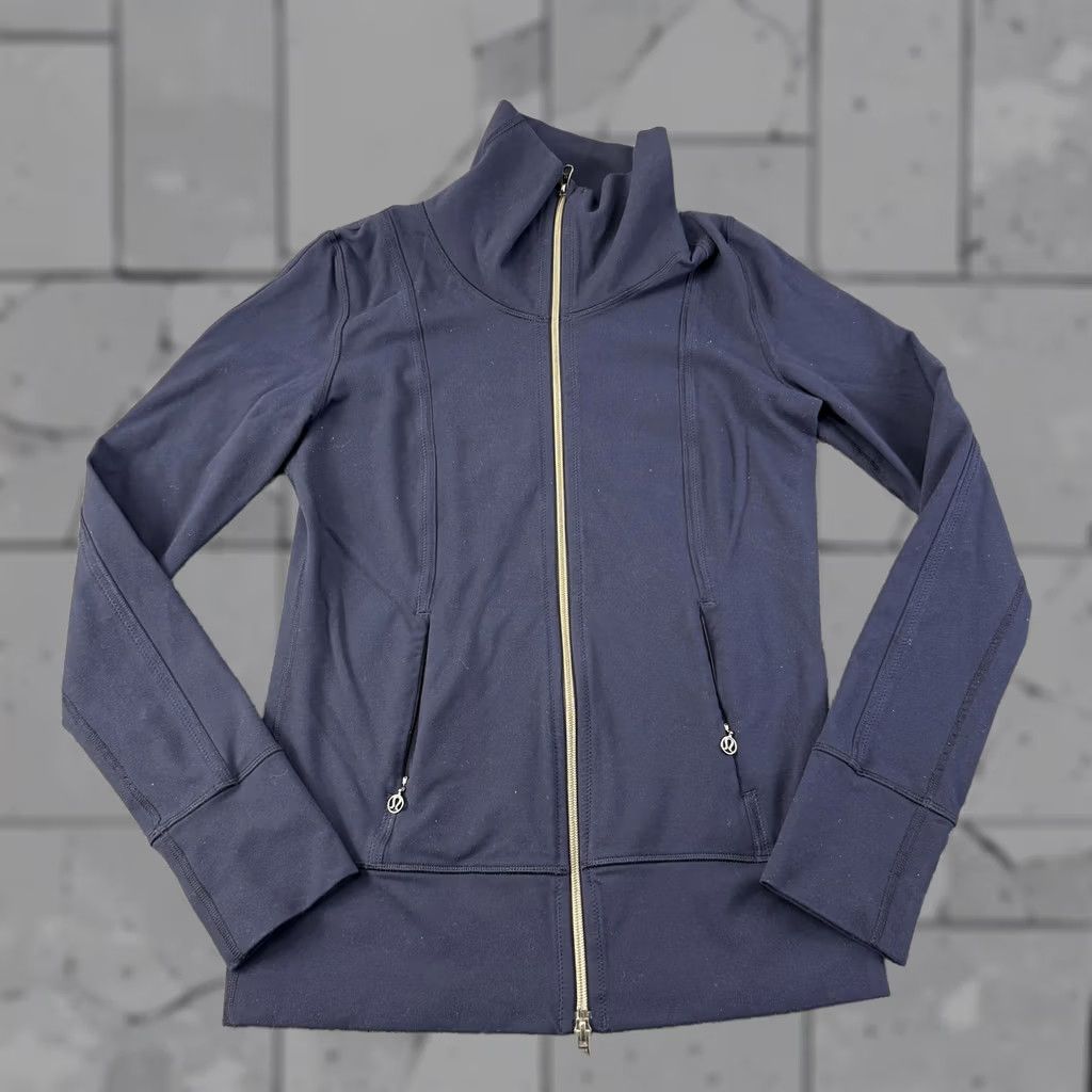 Lululemon Lululemon Jacket Womens 6 Blue Full Zip Track Athletic Running Yoga Slim Fit Size M / US 6-8 / IT 42-44 - 1 Thumbnail