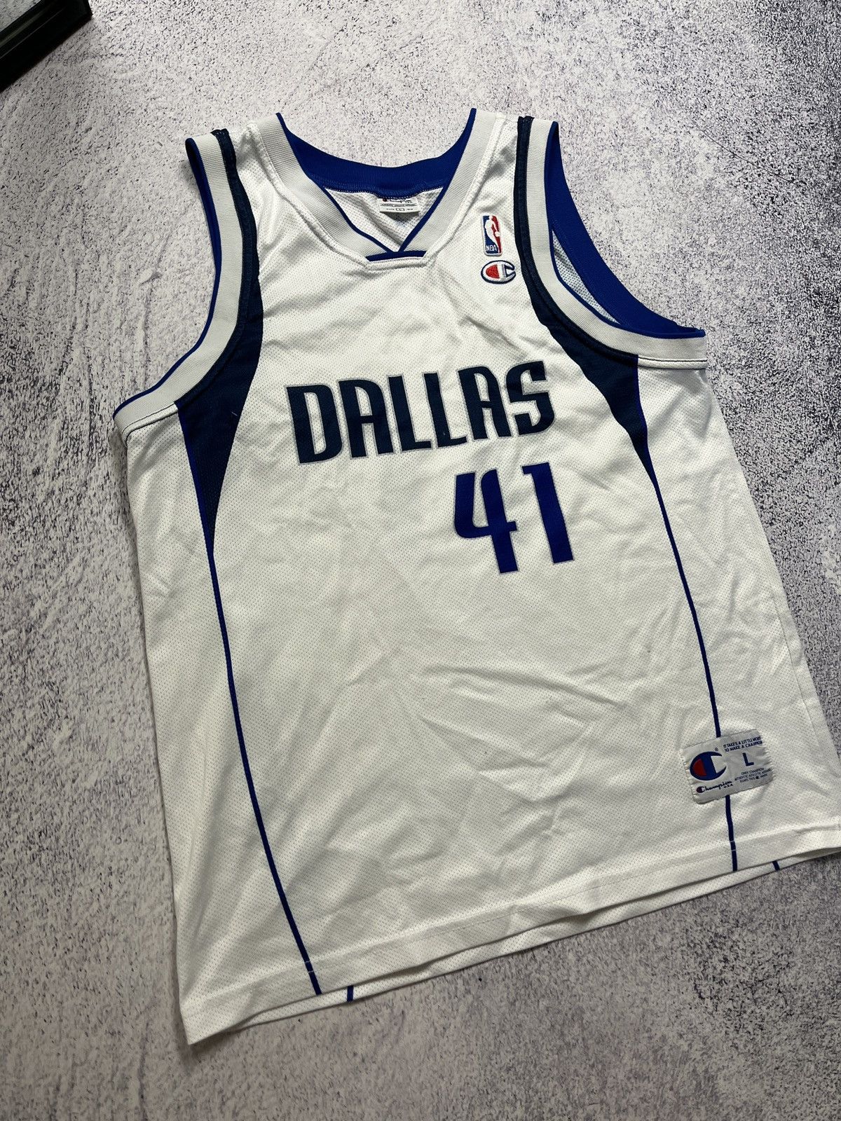 Champion × NBA × Vintage Rare Dirk Nowitzki #41 Dallas Mawericks NBA Jersey Shirt Size US L / EU 52-54 / 3 - 3 Thumbnail
