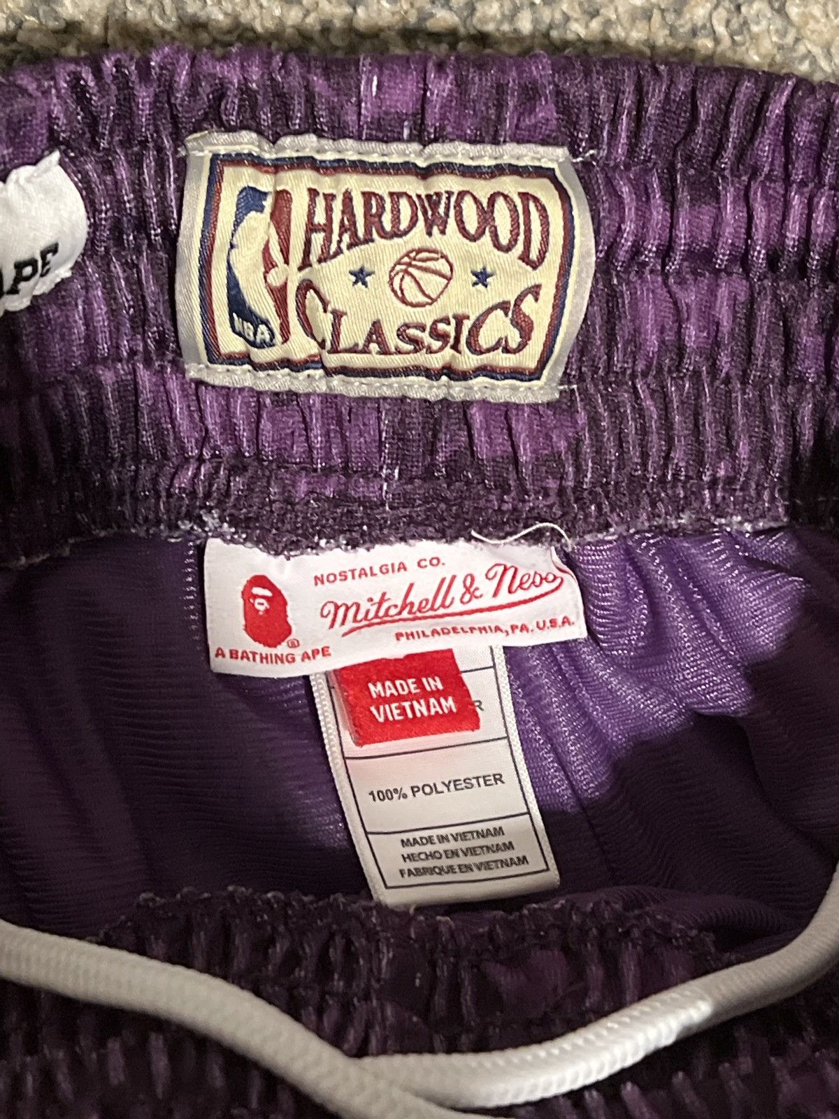 Bape × Mitchell & Ness Bape x Mitchell & Ness Los Angeles Lakers Shorts Size US 29 - 3 Thumbnail