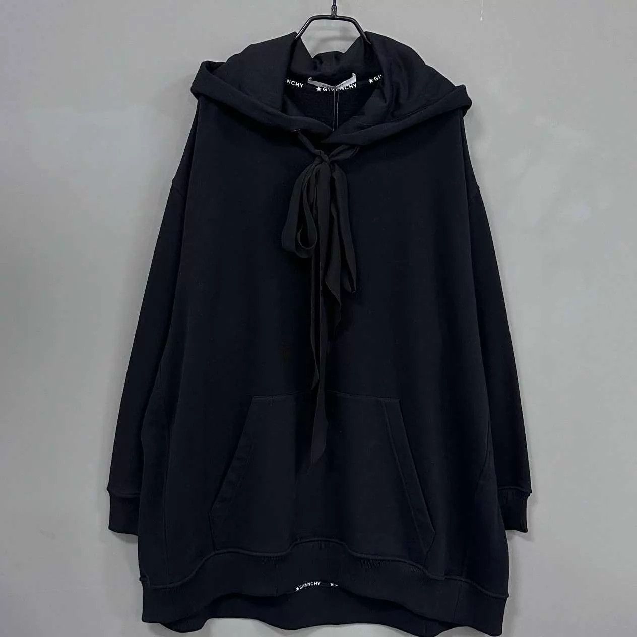 Givenchy GIVENCHY black logo letter print hoodie XS Size US XS / EU 42 / 0 - 1 Thumbnail