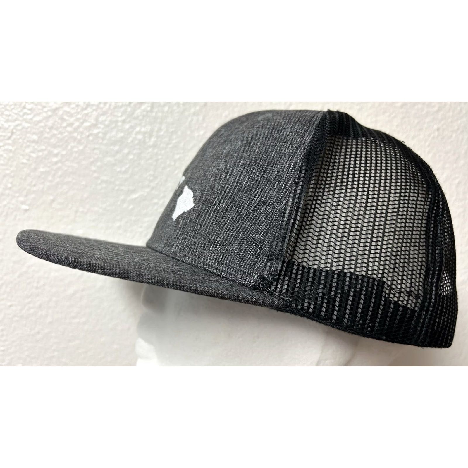 Vintage S&M Maui Hawaii Island Embroidered Snapback Hat Cap Gray Size S/M Men Snapback Gray Maui Hawaii Island Embroidered Hat Cap S/M Men Size ONE SIZE - 4 Thumbnail