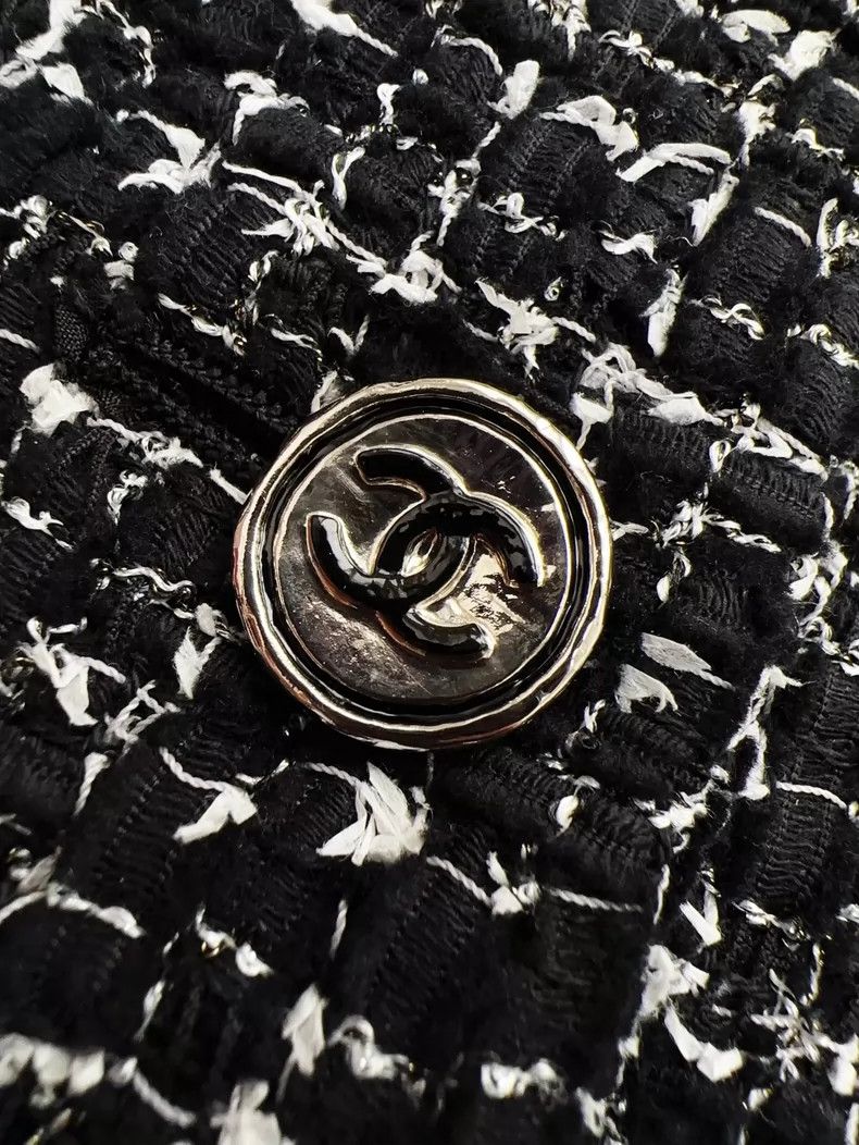 Chanel Chanel 24b black and white mixed color tweed long-sleeved Size XS / US 0-2 / IT 36-38 - 8 Thumbnail