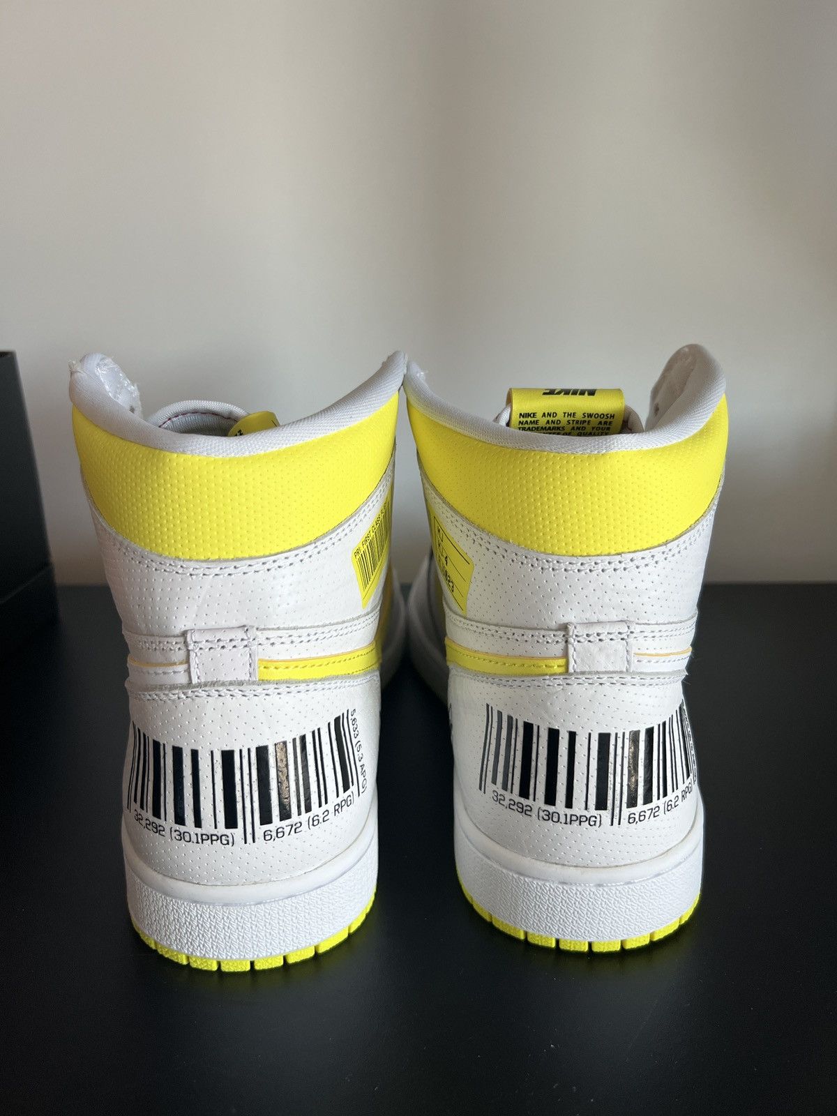 Jordan Brand × Nike Jordan 1 Retro High (first class flight) Size US 9.5 / EU 42-43 - 5 Thumbnail