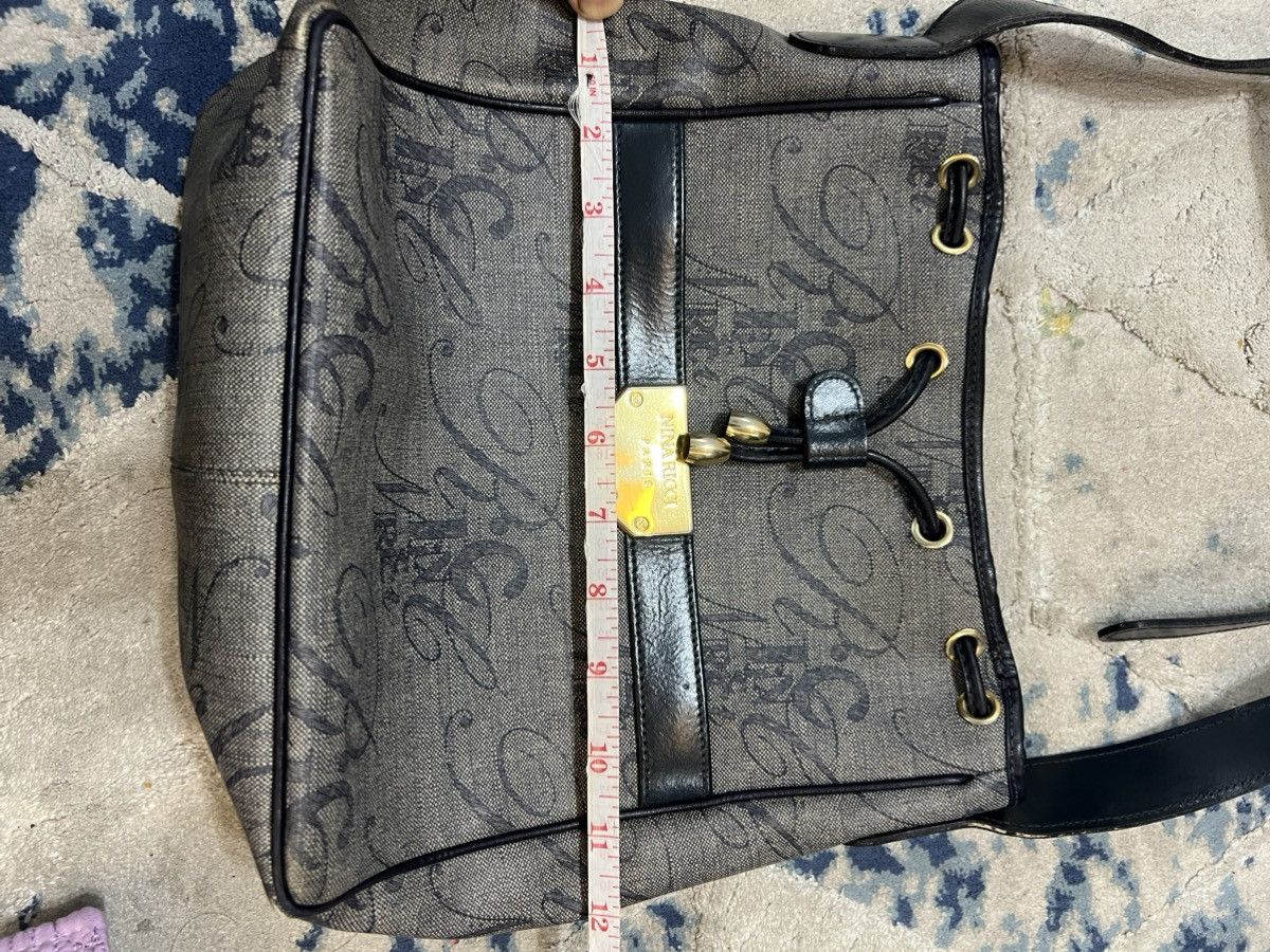 Genuine Leather Nina Ricci Paris Leather Crossbody/Sling Bag Size ONE SIZE - 12 Thumbnail