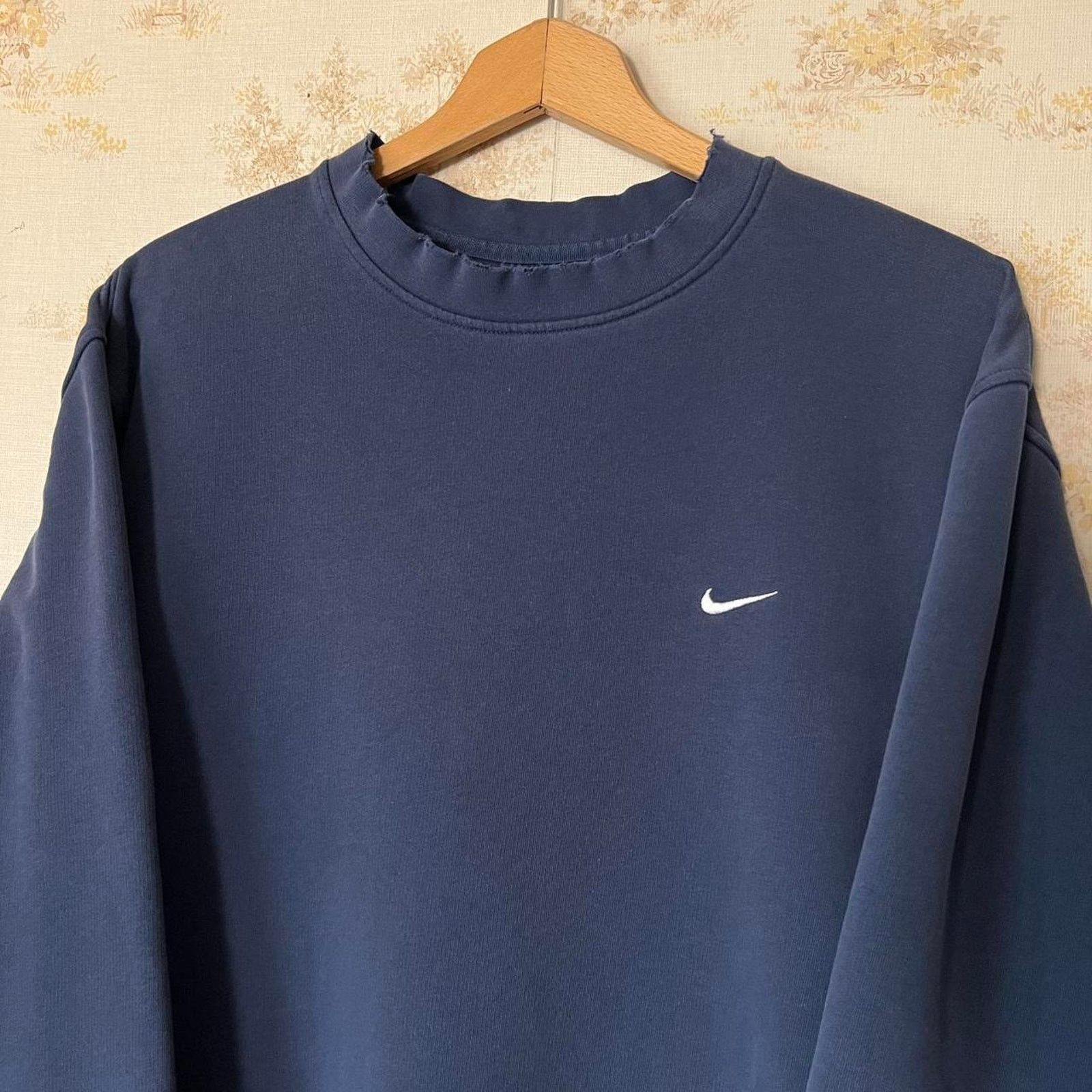 Nike 00s Y2K Nike Mini Swoosh Sweatshirt | Thrashed Navy | L Size US L / EU 52-54 / 3 - 2 Thumbnail