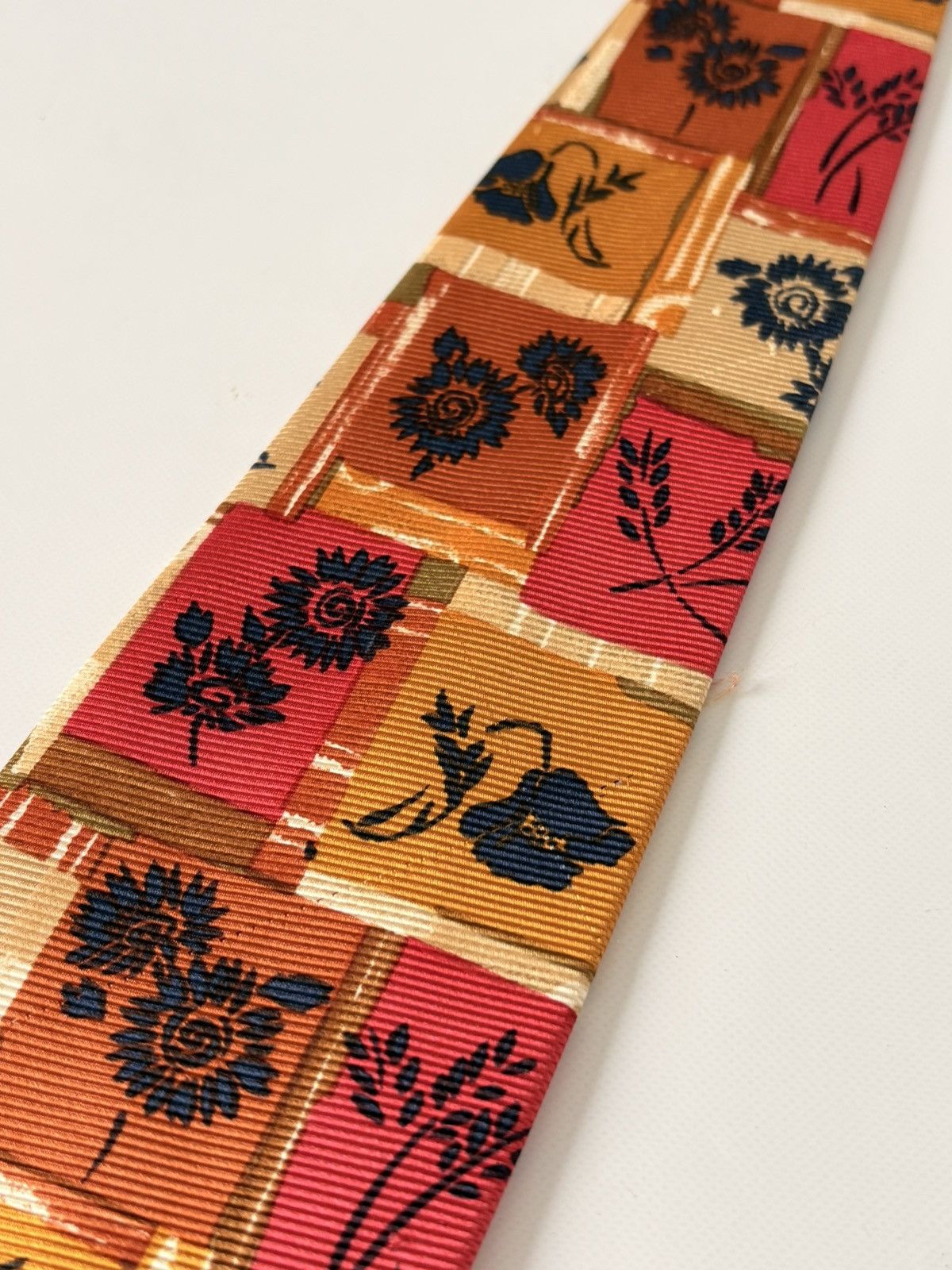 Yves Saint Laurent YVES SAINT LAURENT VINTAGE SILK FLORAL ORANGE RED TIE ITALY Size ONE SIZE - 5 Thumbnail
