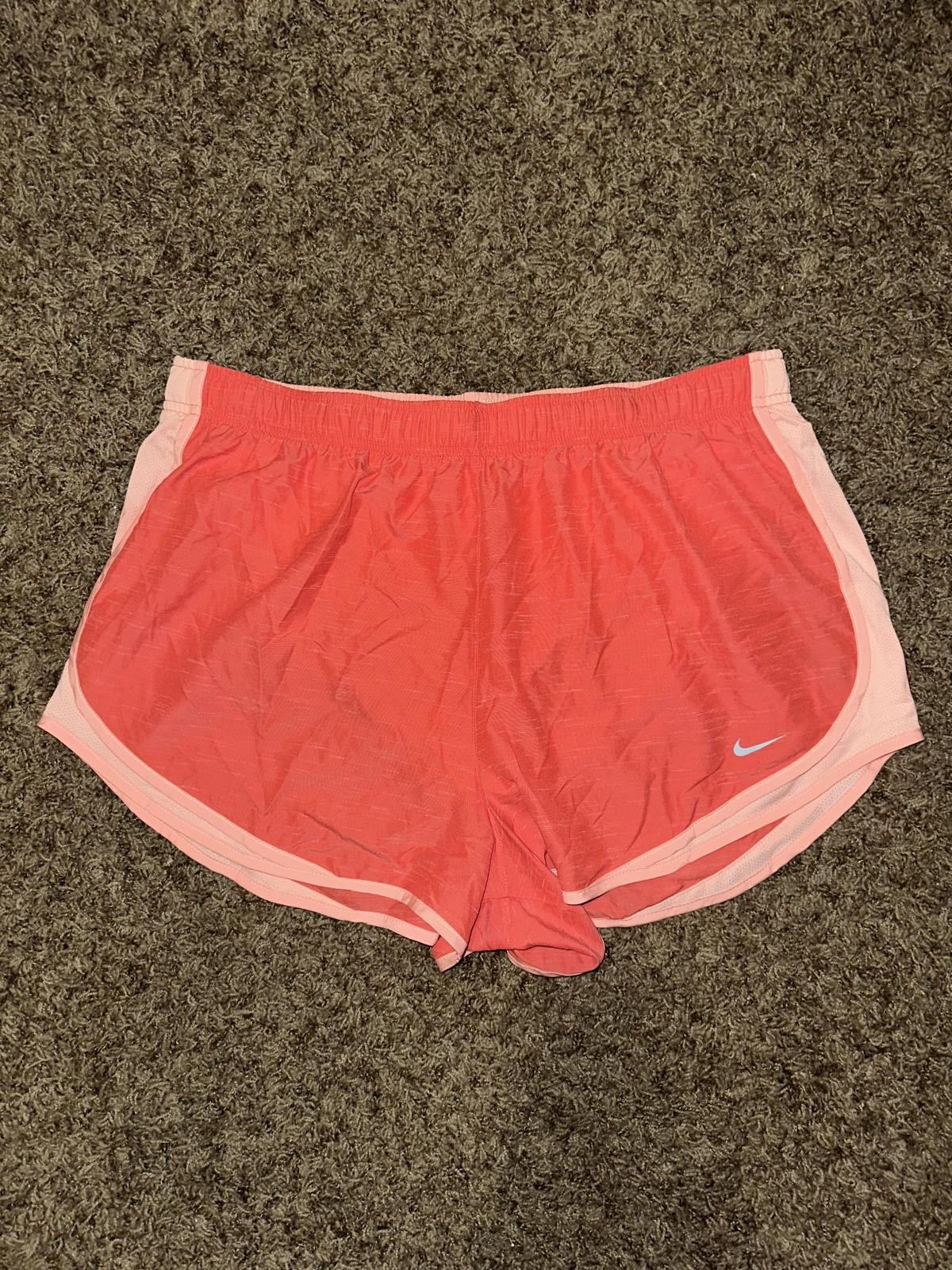 Nike Nike Tempo Women's Running Shorts (Plus Size) Size 40" / US 18 - 1 Thumbnail