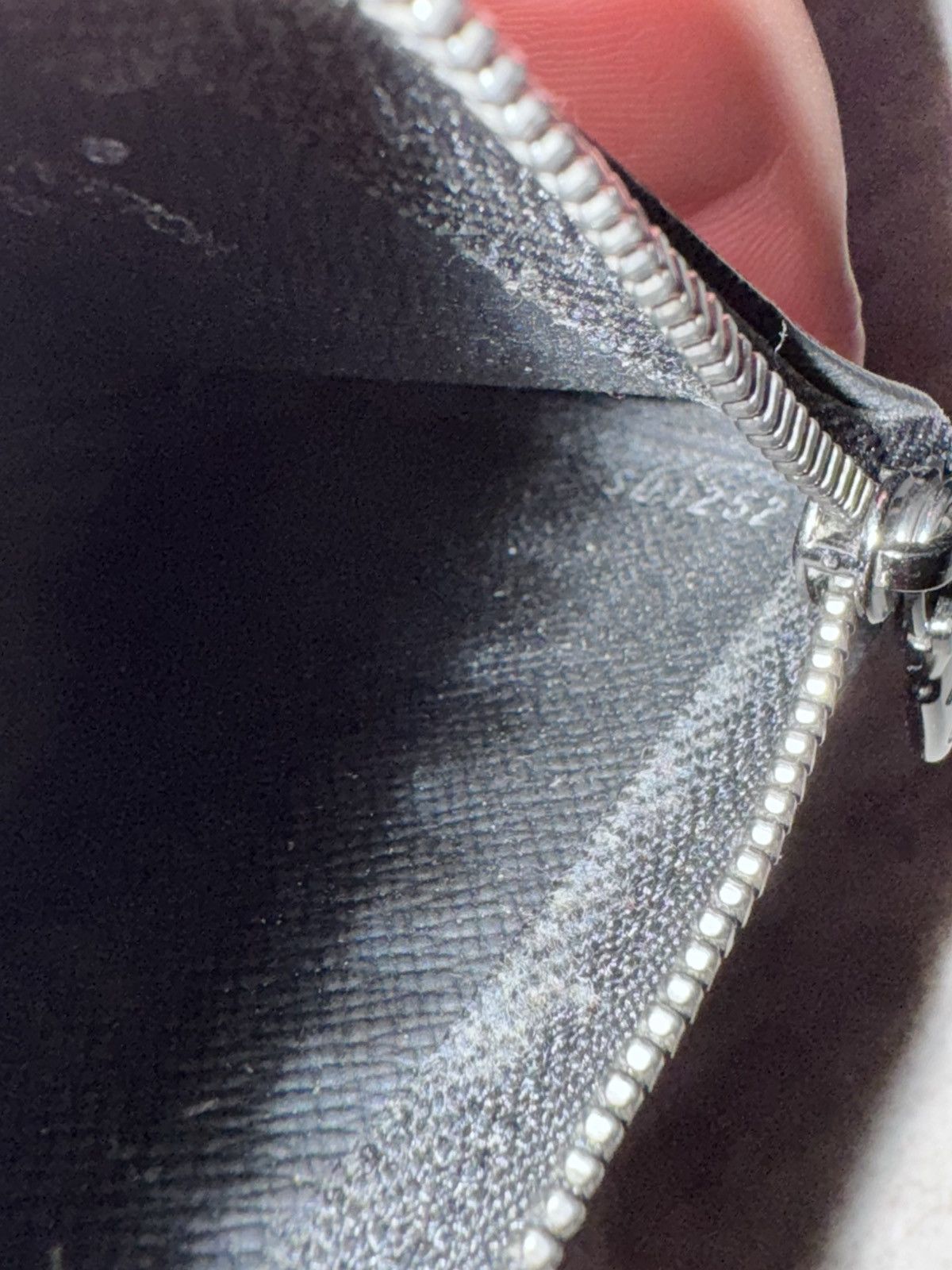 Louis Vuitton Louis vuitton key pouch Size ONE SIZE - 5 Thumbnail