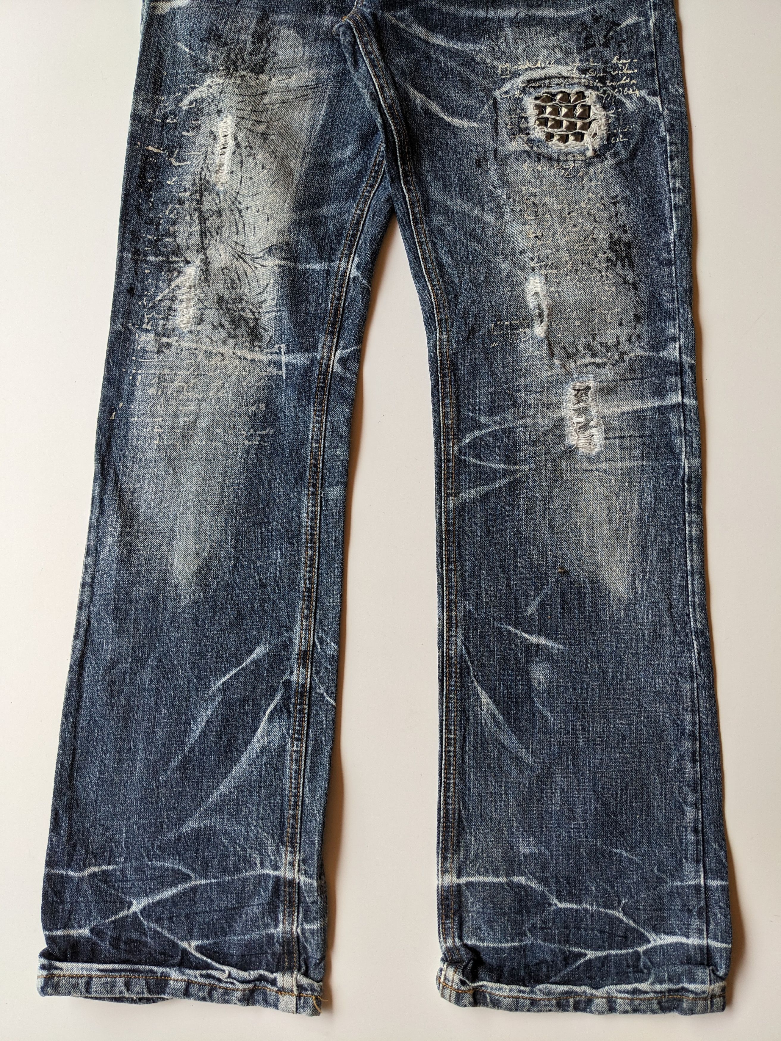 In The Attic In The Attic studded printed faded jeans Size US 33 - 4 Thumbnail