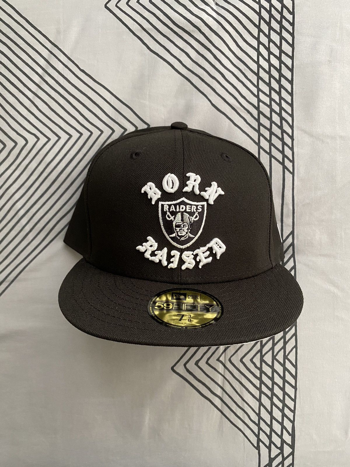 キャップ BORN x RAISED + RAIDERS ROCKER SNAPBACK BORN x RAISED + RAIDERS ROCKER SNAPBACK