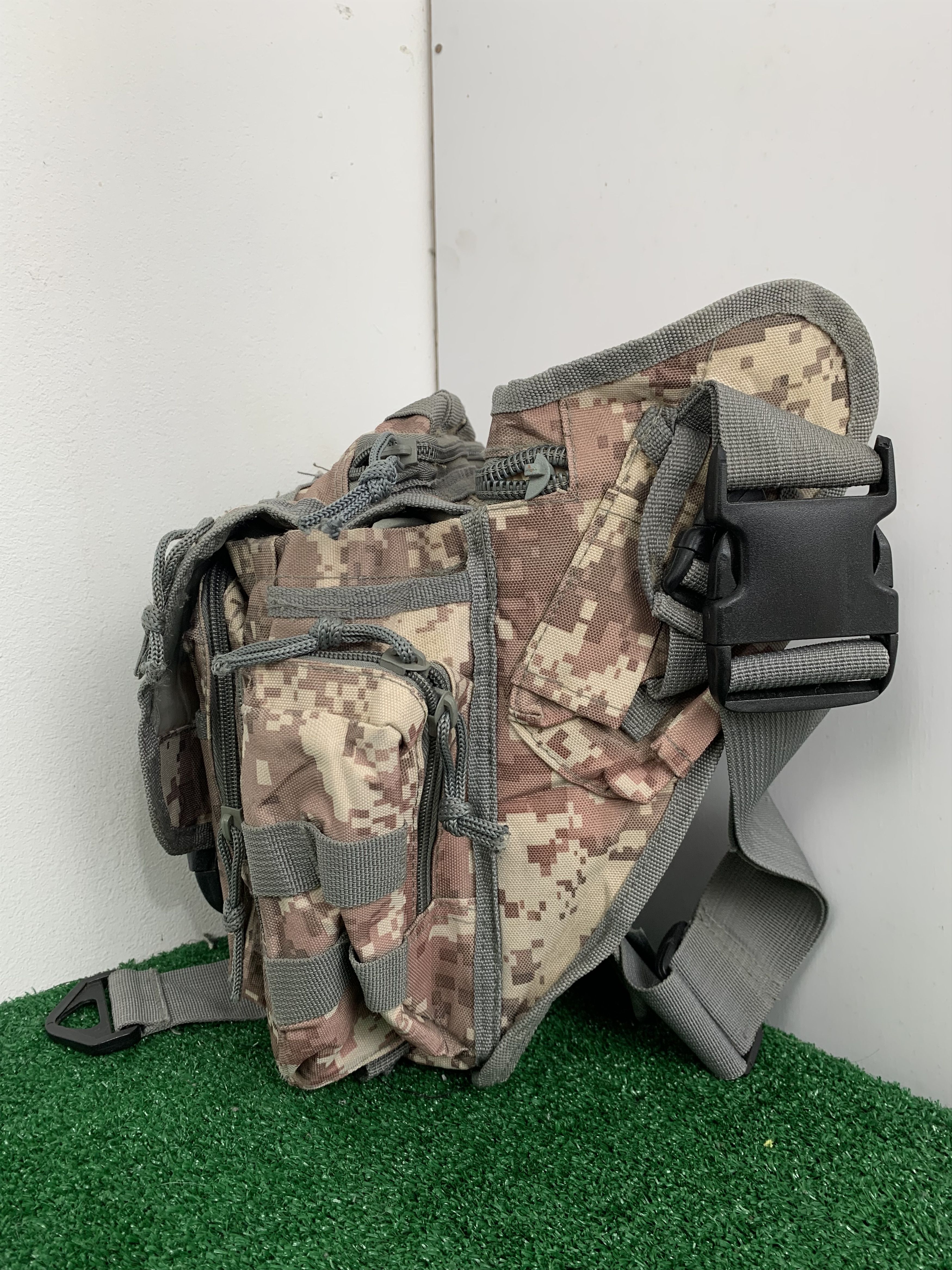 Vintage Vintage Military Camo Tactical Crossbody Slingbag BG0093 Size ONE SIZE - 8 Thumbnail