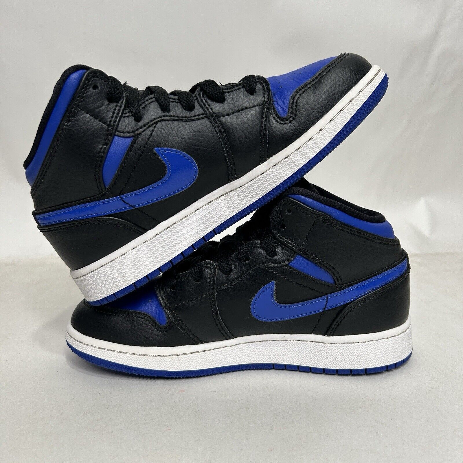Nike Nike Shoes Air Jordan 1 Mid Retro GS “Hyper Royal” 2024 Size US 5.5 / IT 35.5 - 3 Thumbnail