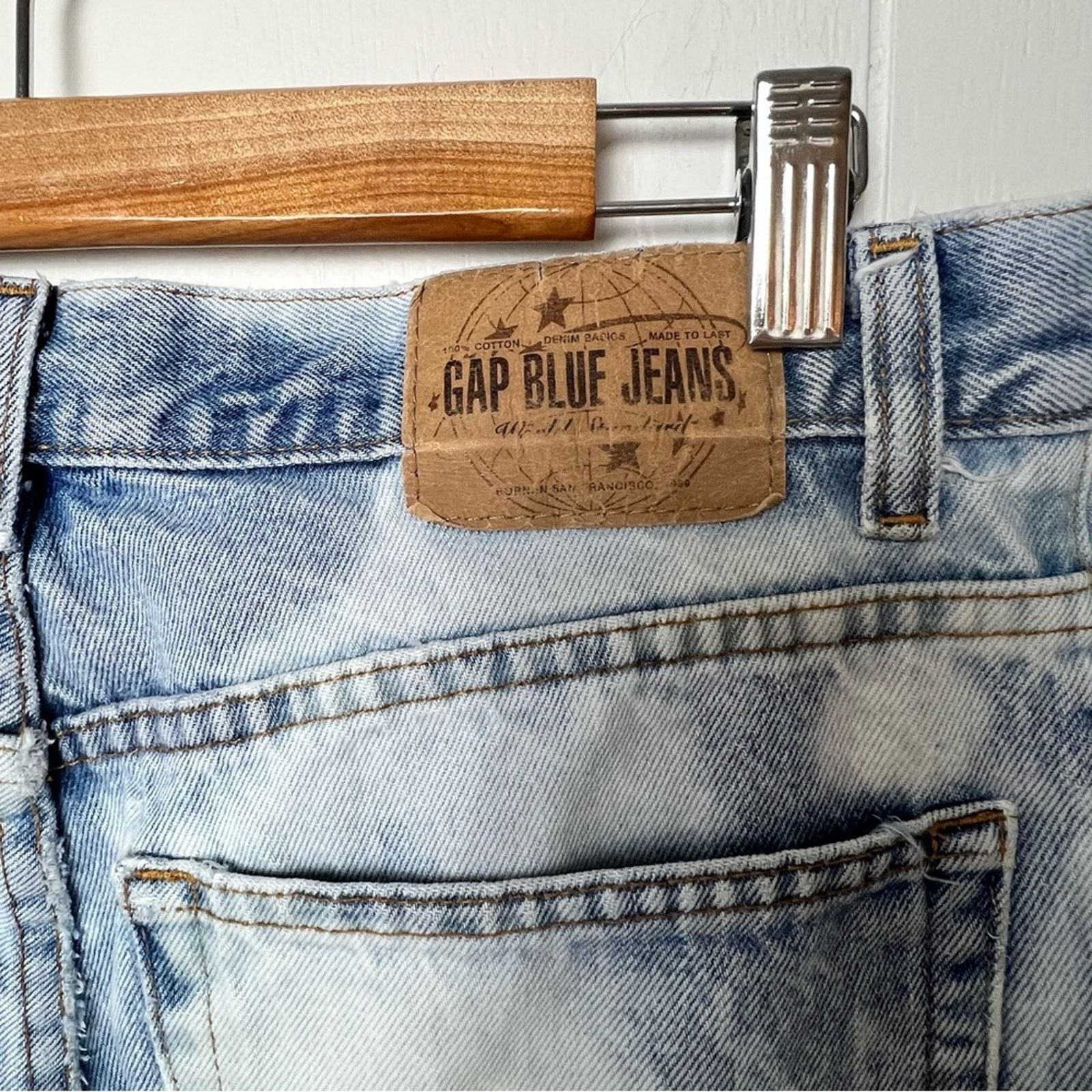 Gap Gap Distressed Marble Bleached Upcycled High Waist Mom Jean Size 32" / US 10 / IT 46 - 13 Thumbnail