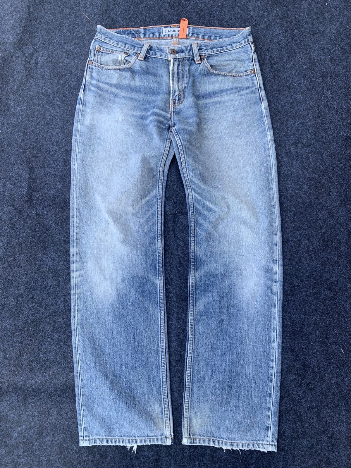 Levi's Distressed Levi's 502 classic faded. (26) Size US 31 - 1 Thumbnail