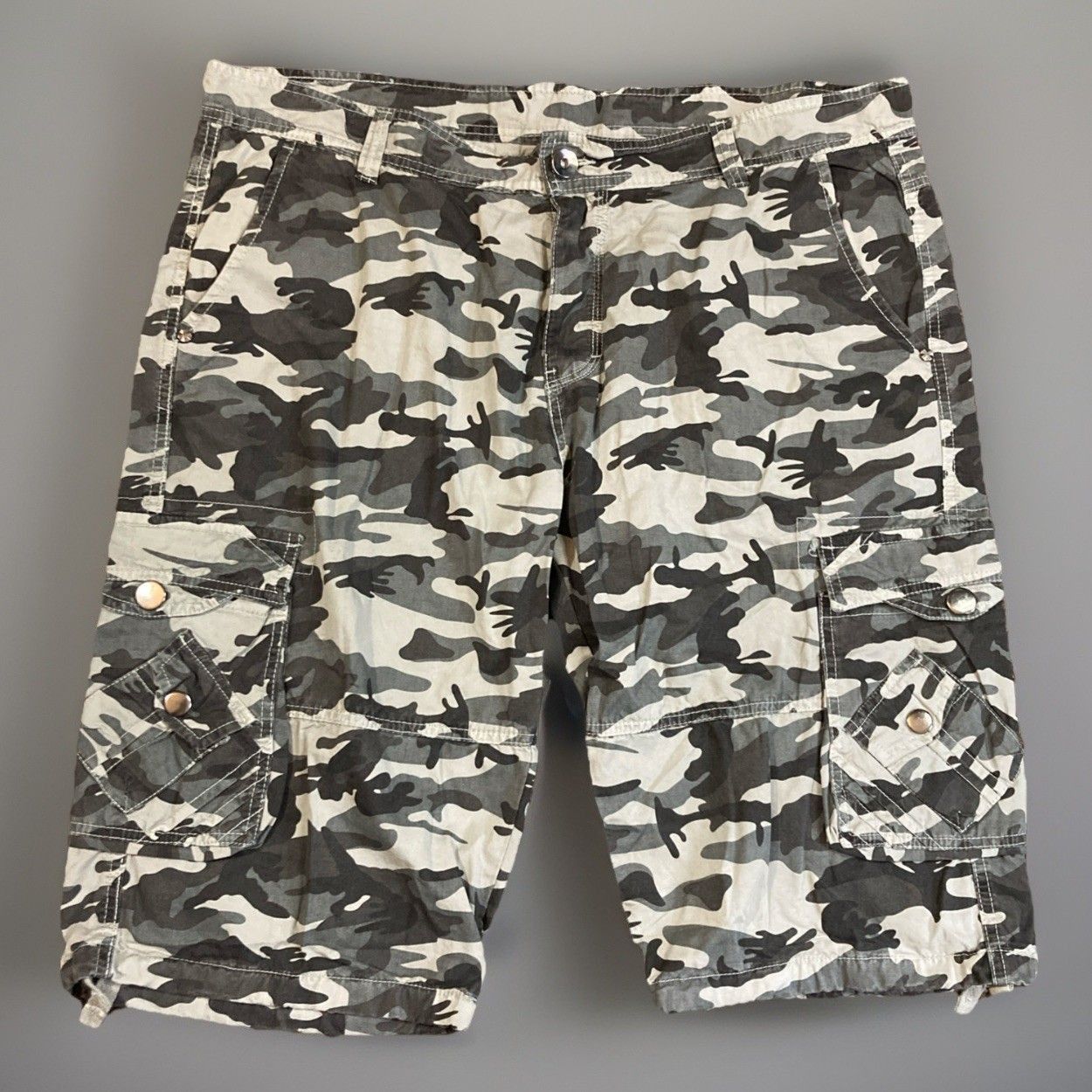 Other XYHZ Mens Streetwear Cotton Cargo Camouflage Shorts Size US 38 / EU 54 - 1 Thumbnail