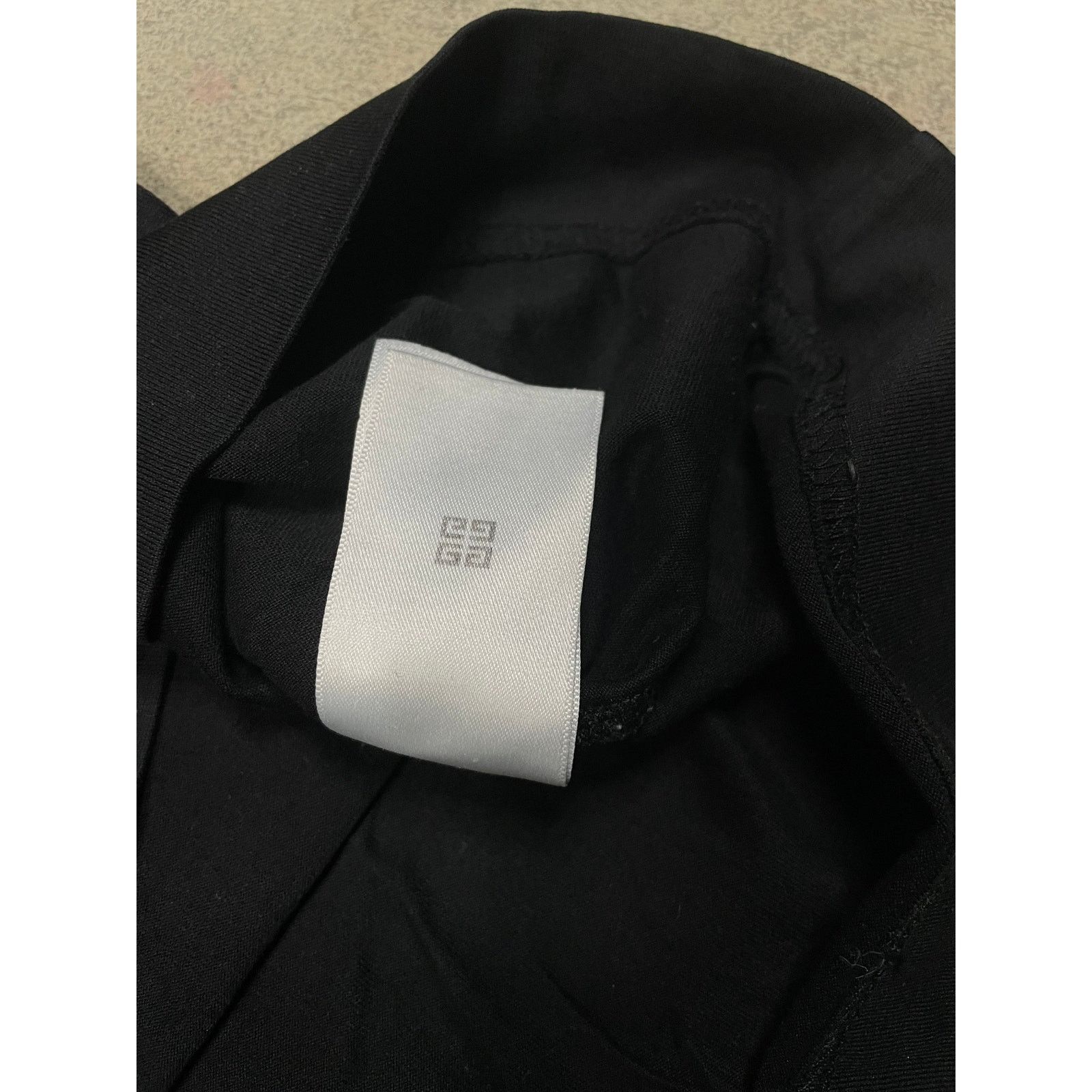 Givenchy Givenchy Thorns Tee Black Medium Used Size US M / EU 48-50 / 2 - 3 Thumbnail