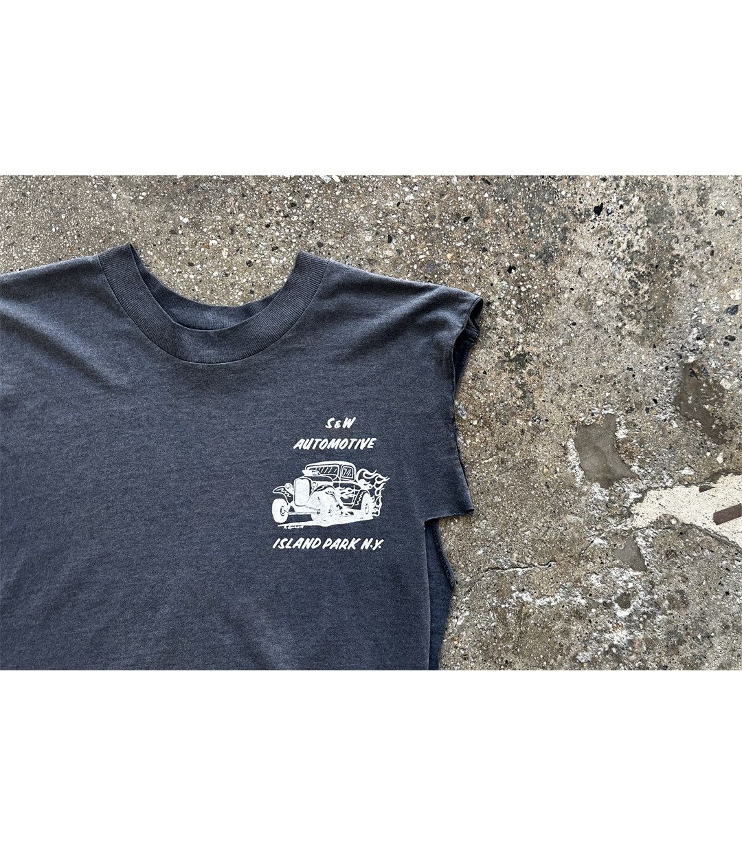 Vintage 90's Vintage S & W Automotive Sleeveless T-Shirt Size US L / EU 52-54 / 3 - 3 Thumbnail
