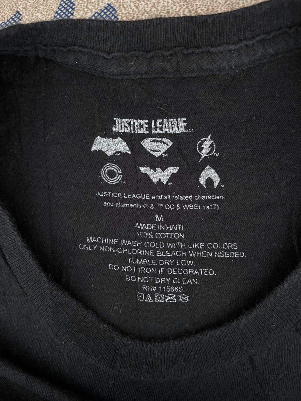 DC Comics VINTAGE 2017 JUSTICE LEAGUE MOVIE Size US M / EU 48-50 / 2 - 4 Thumbnail