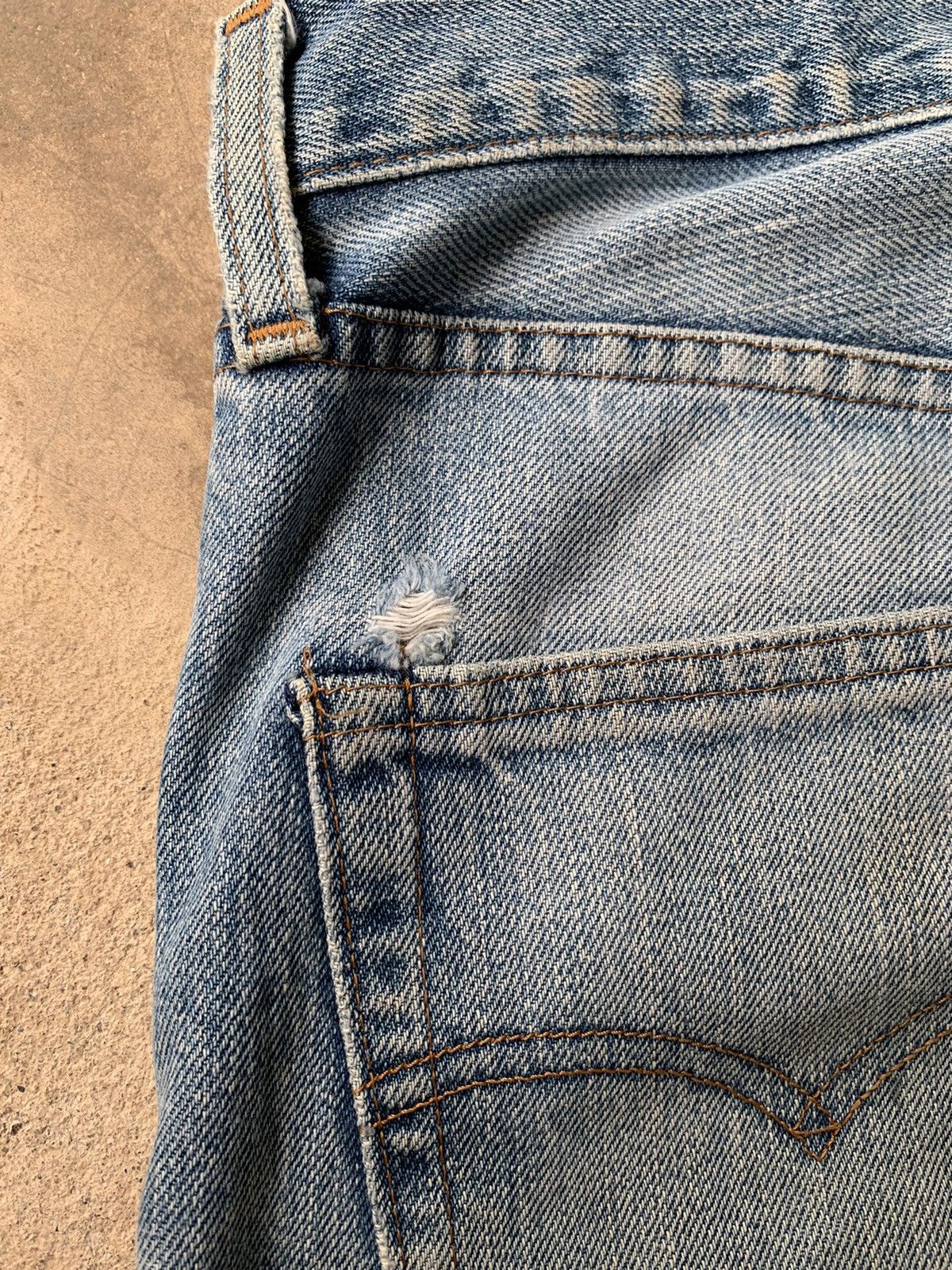 Levi's Vintage Levis Big E Selvedge Distressed Denim Size US 31 - 15 Thumbnail