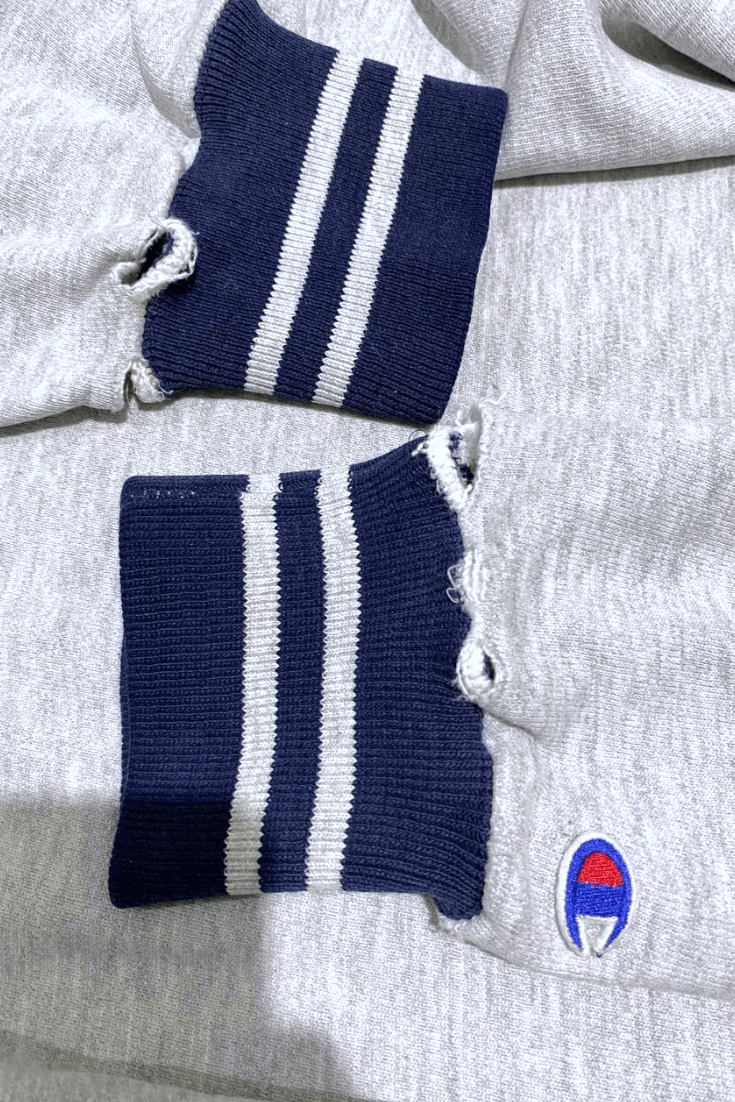 Champion Vintage Distressed Champion reversewave 2 bar 90s Sweatshirt Size US L / EU 52-54 / 3 - 7 Thumbnail