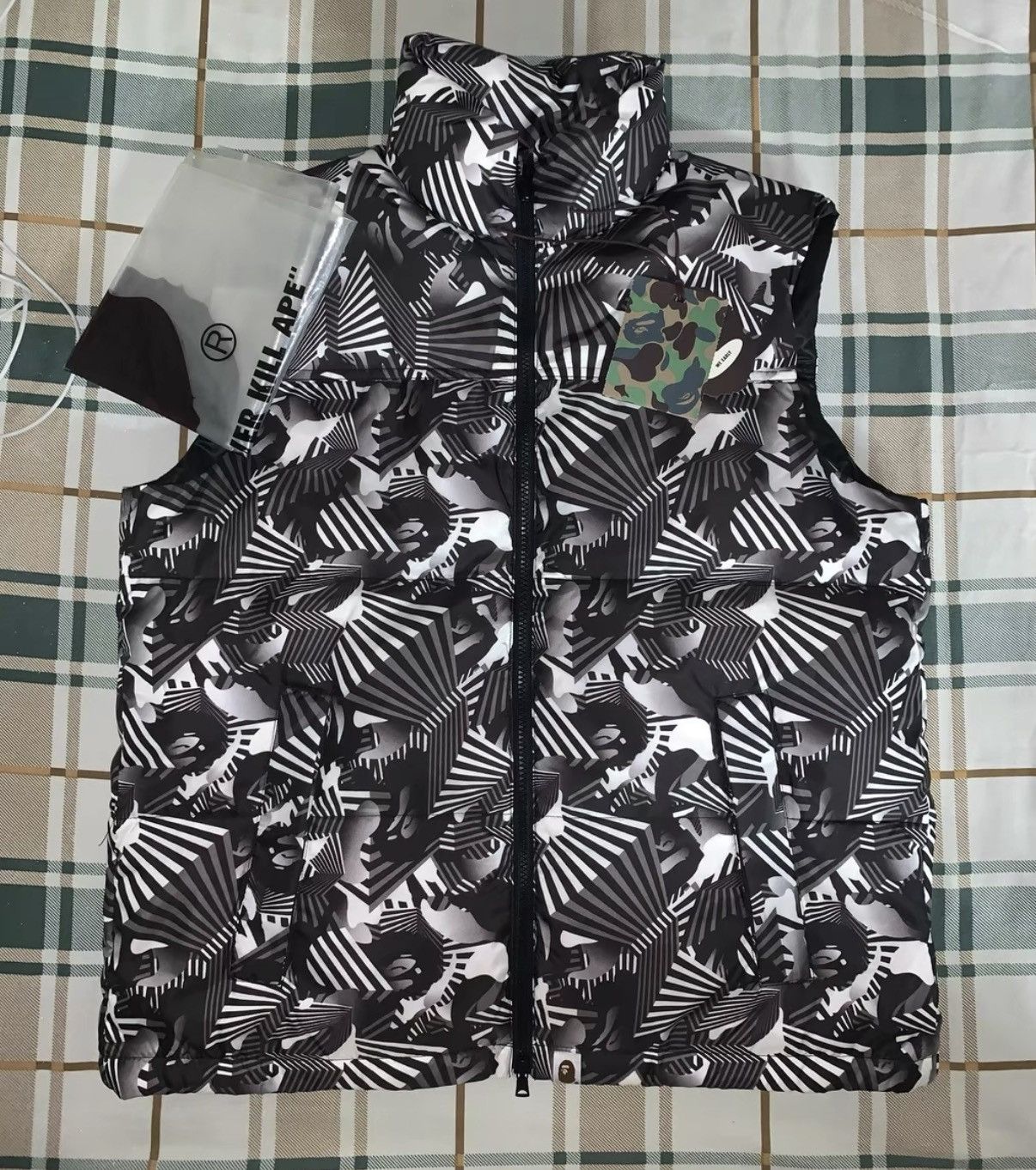 Bape BAPE OG Nigo era vintage lightweight down vest Size US L / EU 52-54 / 3 - 1 Thumbnail