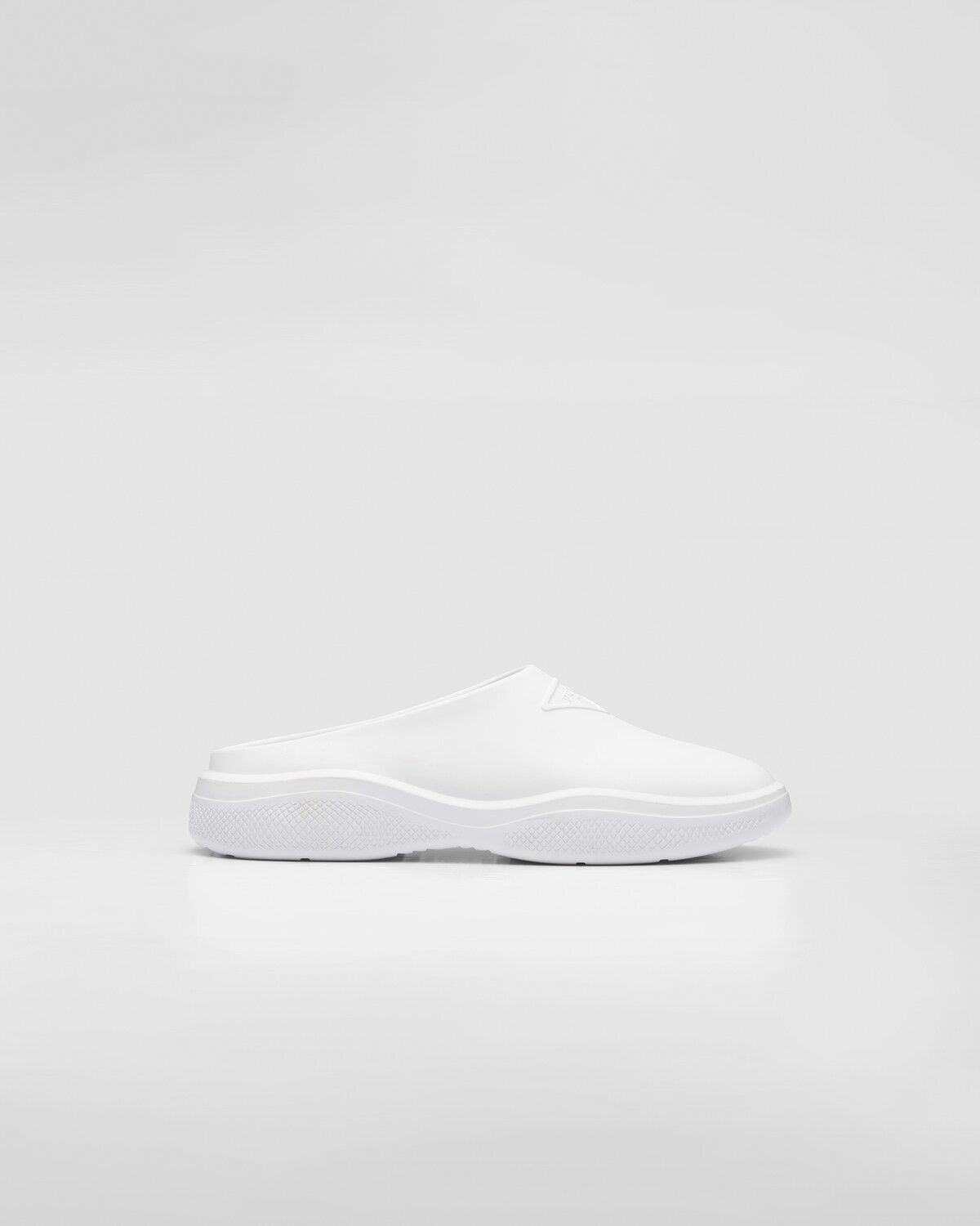 o1B3y1r0226 Foam Rubber Mules in White