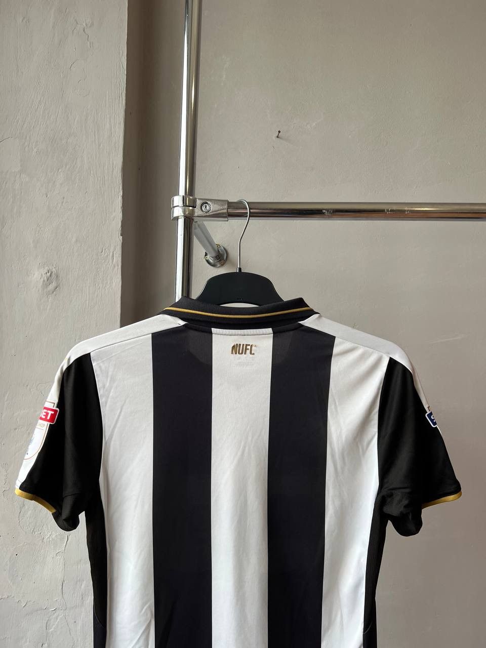 Puma 2016/17 NEWCASTLE UNITED HOME SOCCER JERSEY FOOTBALL SHIRT L Size US S / EU 44-46 / 1 - 17 Thumbnail
