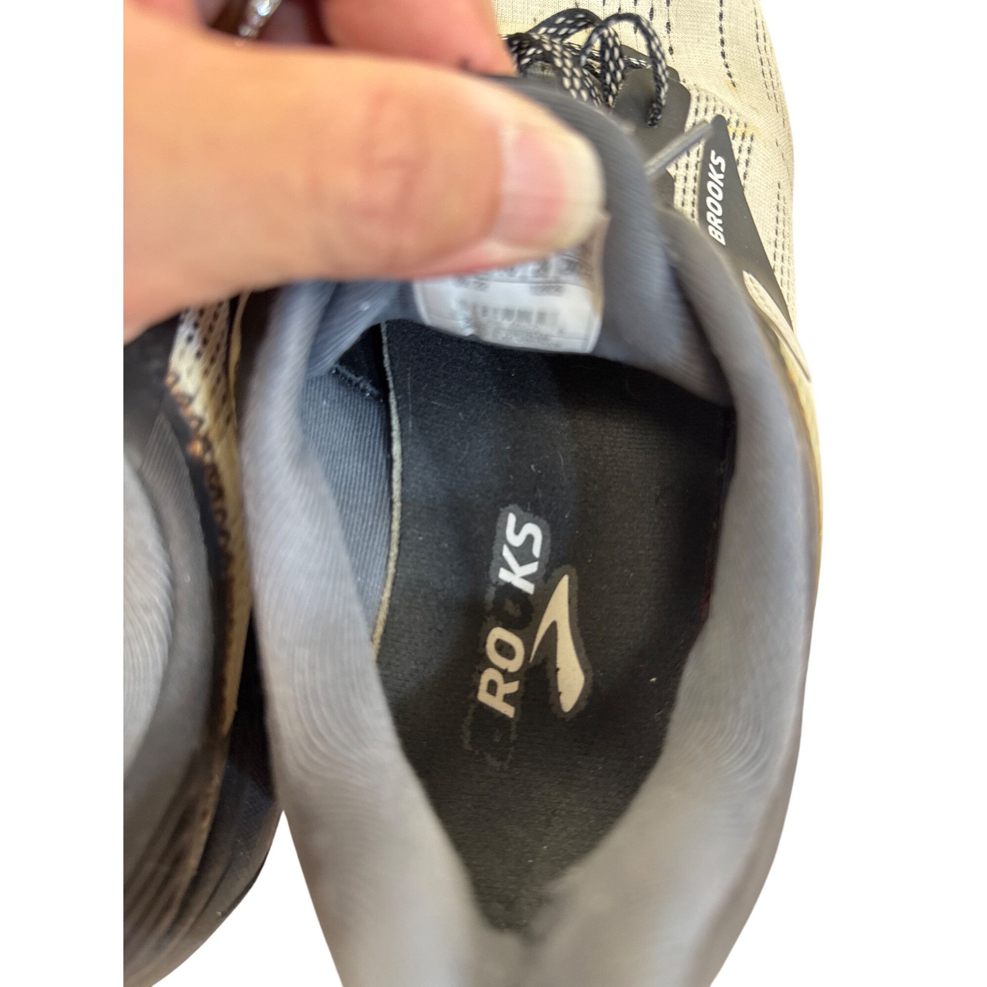 Brooks Brooks Anthem 5 Mens Gray/Black Running Shoes Sneakers Size Size US 11 / EU 44 - 16 Thumbnail