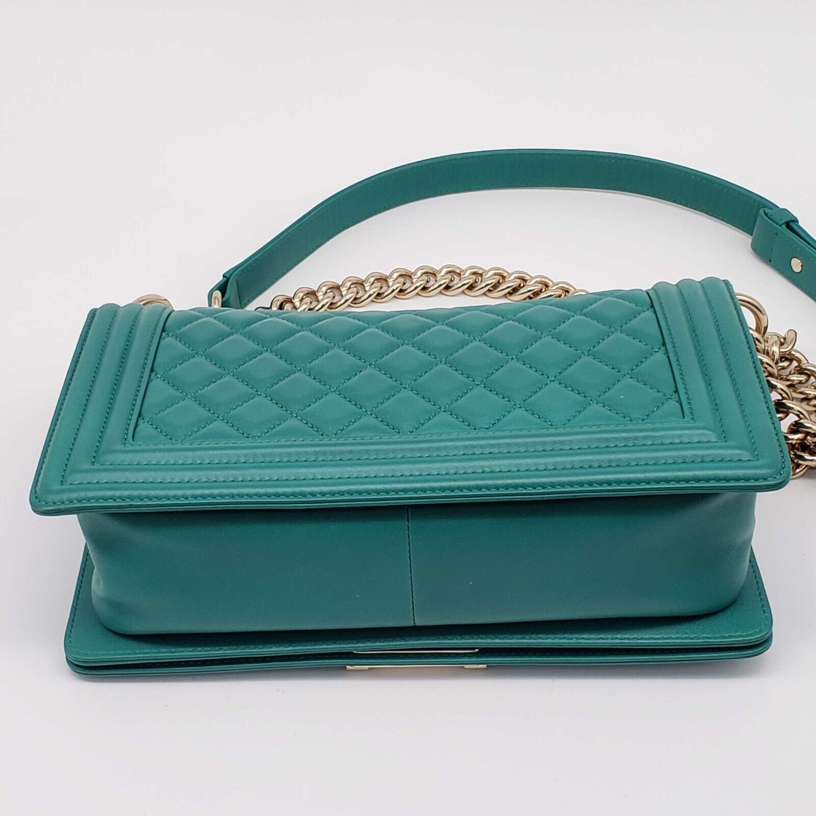 Chanel Authentic CHANEL Boy Green Leather Shoulder Bag 2650-080524 Size ONE SIZE - 11 Thumbnail