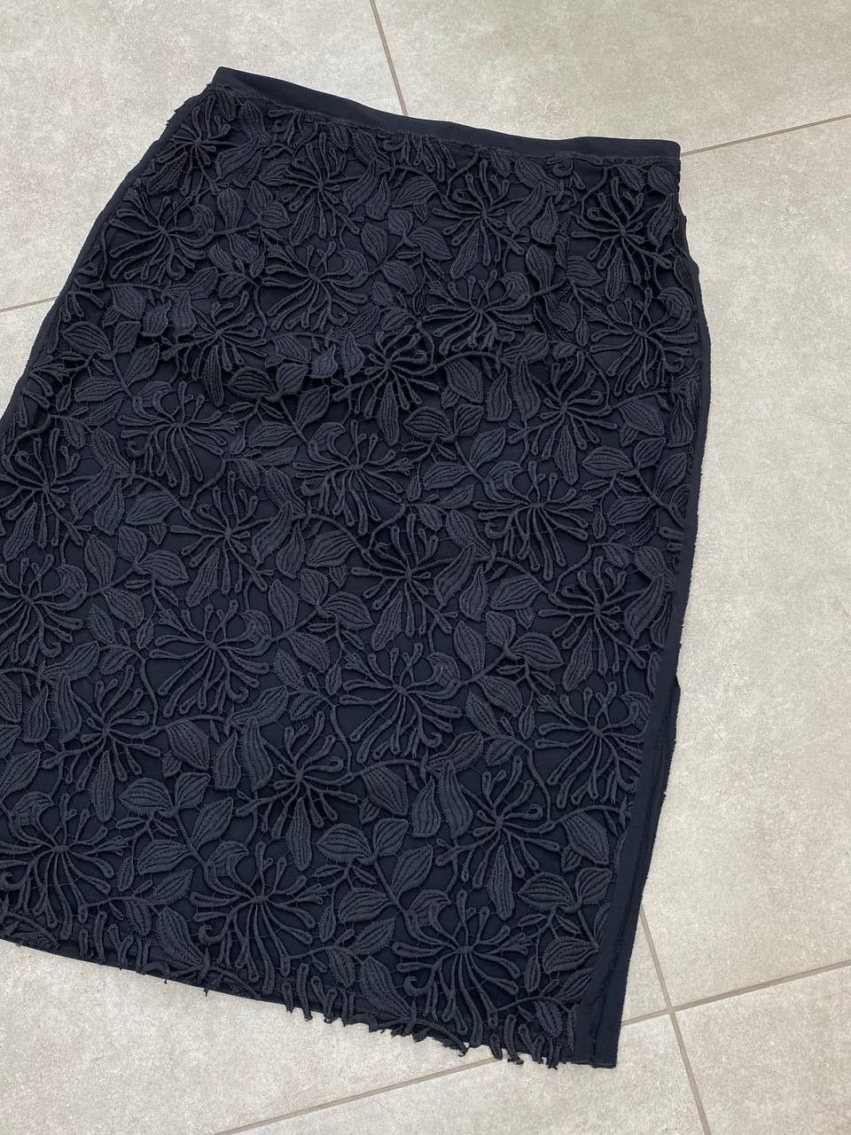 No. 21 No. 21 Black Lace Midi Skirt Size 32" / US 10 / IT 46 - 4 Thumbnail