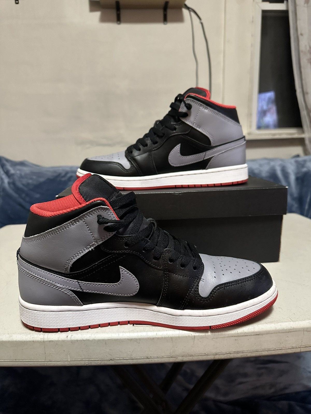 Jordan Brand Nike Air Jordan 1 Mid “Bred Shadow” Size US 10 / EU 43 - 1 Thumbnail