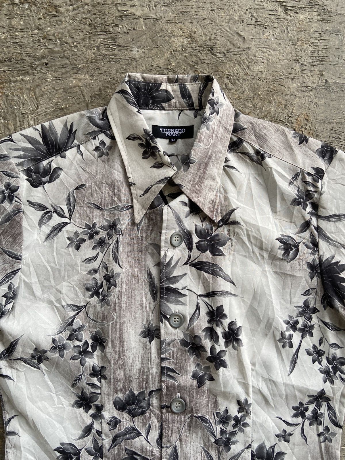Tornado Mart 2000s Tornado Mart - Floral Pattern Button Shirt Size US M / EU 48-50 / 2 - 3 Thumbnail