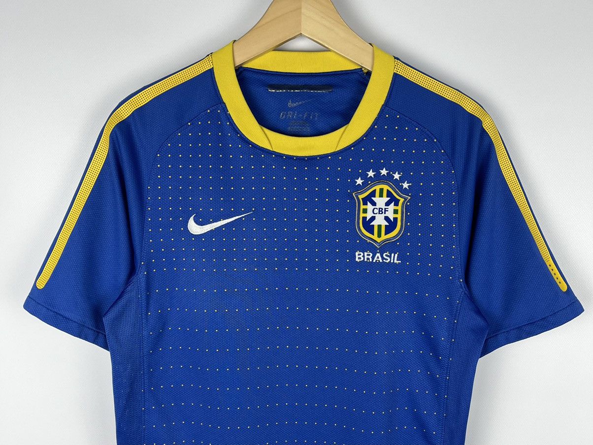 Nike Vintage Nike Brazil Away Soccer Jersey T Shirt 2010/2011 Size US S / EU 44-46 / 1 - 2 Thumbnail