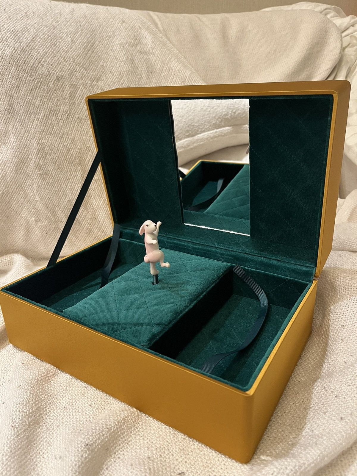 Gucci Gucci Rabbit fly me to the moon Music Jewelry box Size ONE SIZE - 1 Thumbnail