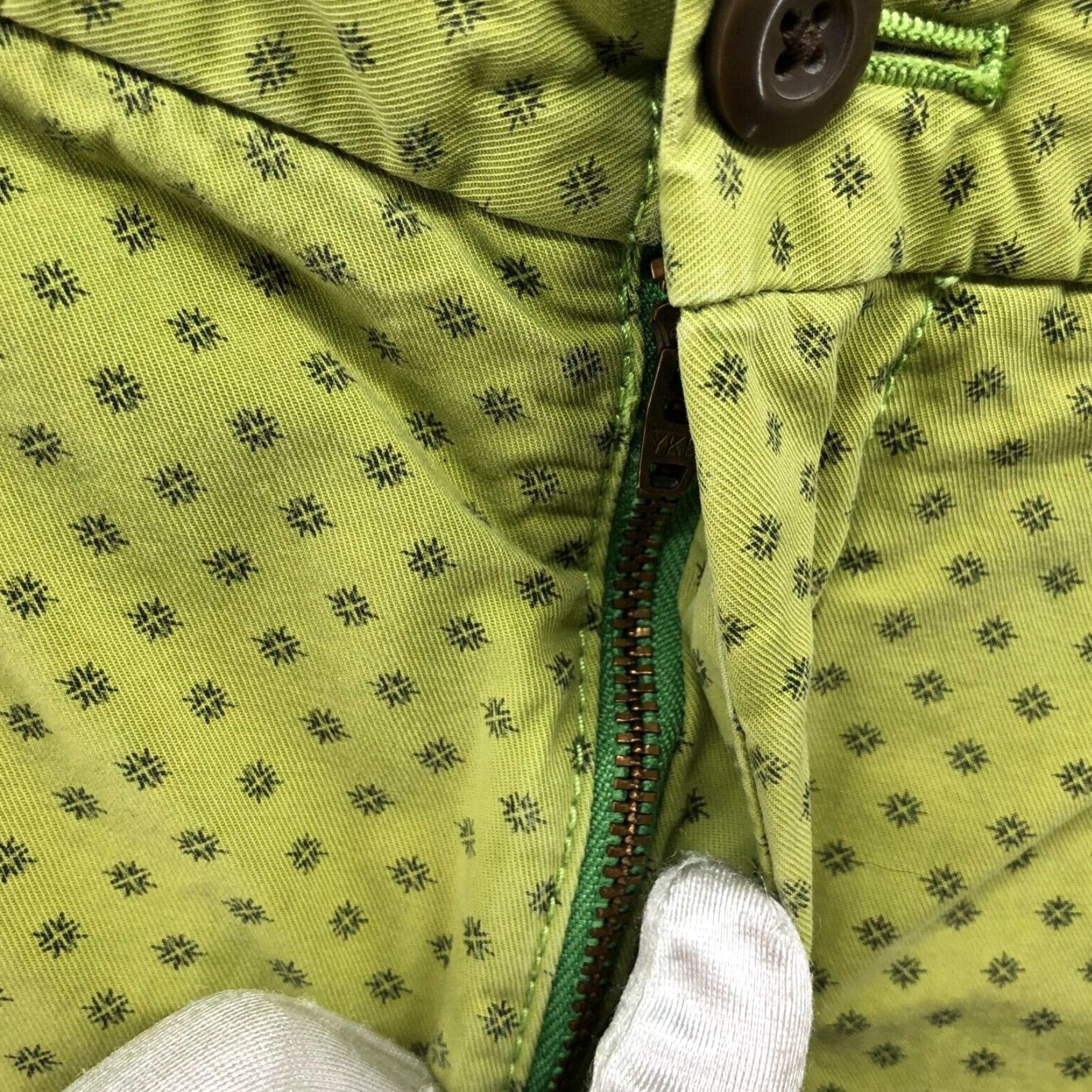 Uniqlo Uniqlo Chino Shorts Mens S 27-30'' Waist 11'' Inseam Lime Green Flat Front Cotton Casual Preppy 90s Mens? Size US 29 - 5 Thumbnail