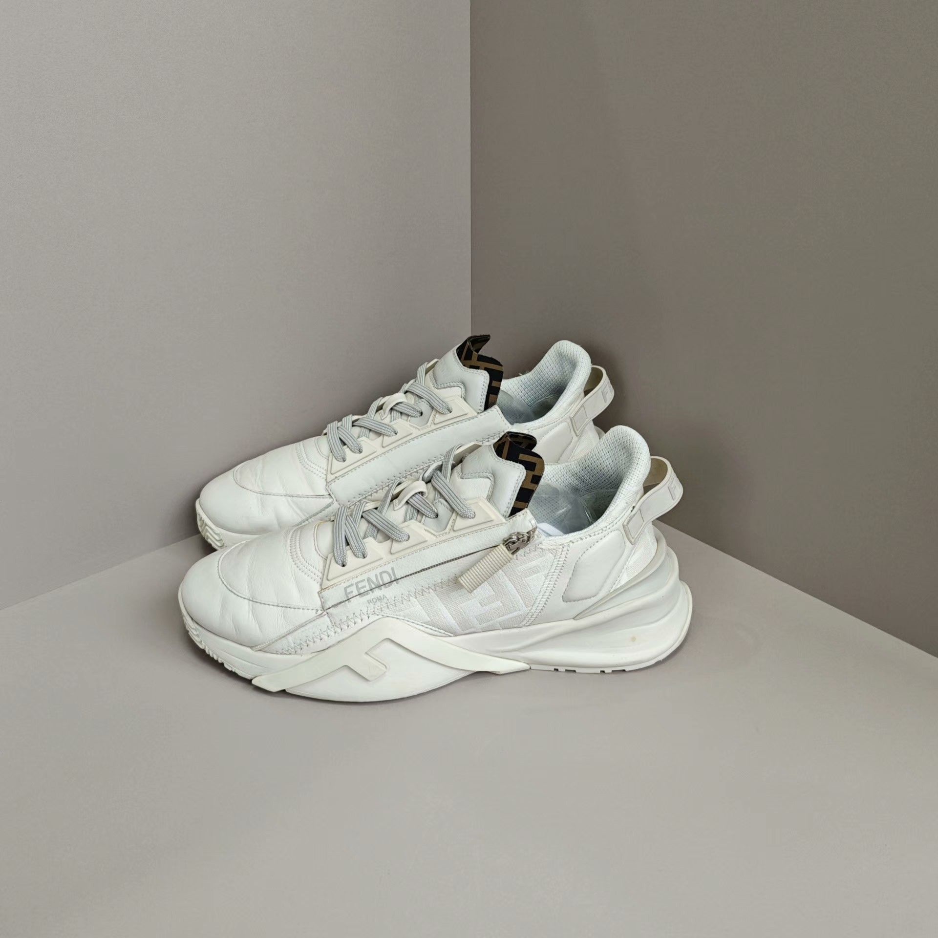 Fendi Fendi Casual Lowtop Sneakers 9 Men Size US 9 / EU 42 - 1 Thumbnail