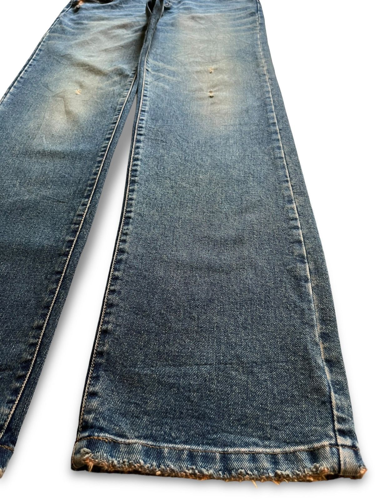 Japanese Brand SALES 🔥 Vintage Japanese Brand Rusty Wash Rip Loose Jeans Size US 32 / EU 48 - 7 Thumbnail