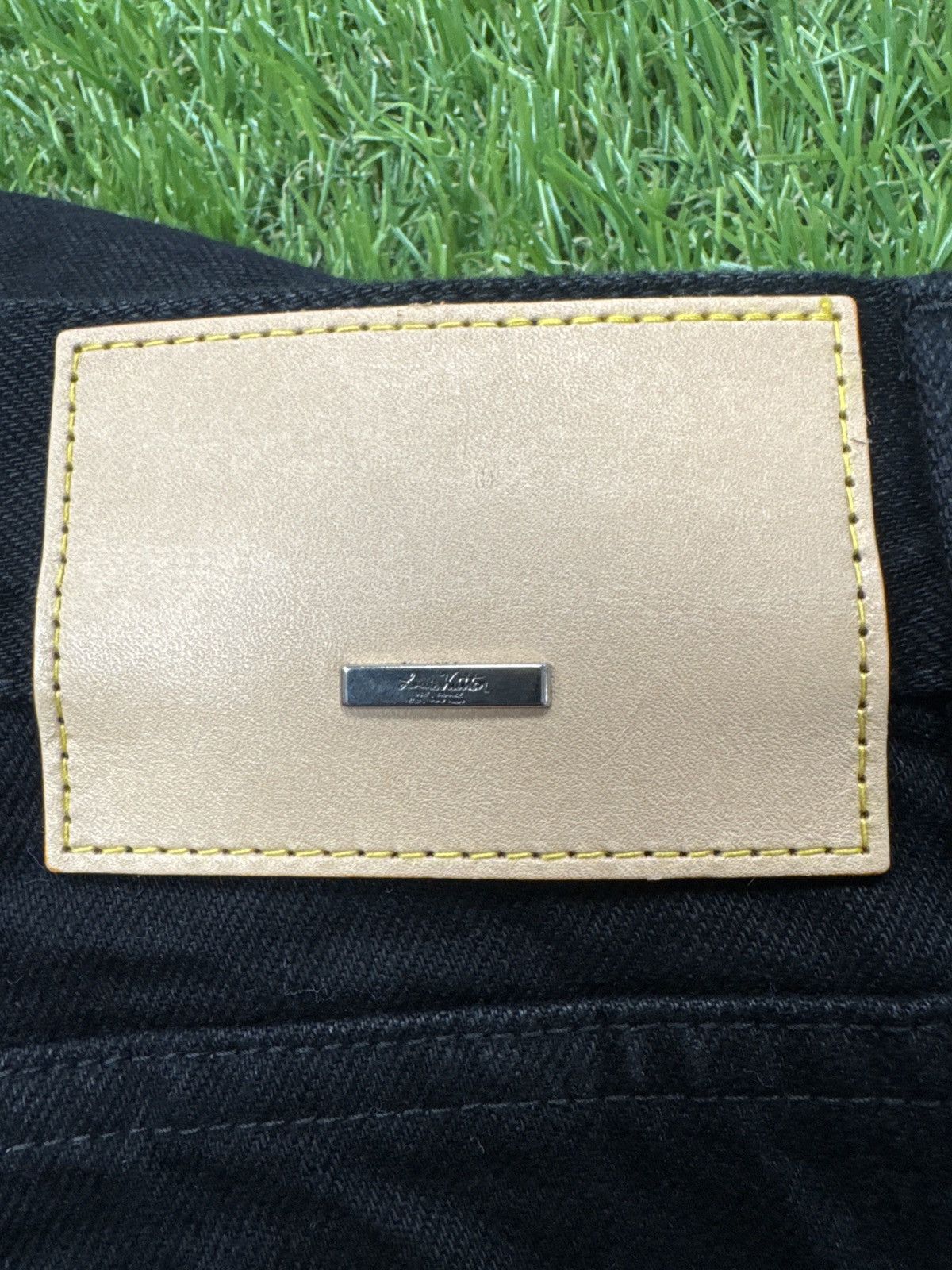 Louis Vuitton Authentic LOUIS VUITTON signature STRAIGHT LEG BLACK JEANS Size US 38 / EU 54 - 3 Thumbnail