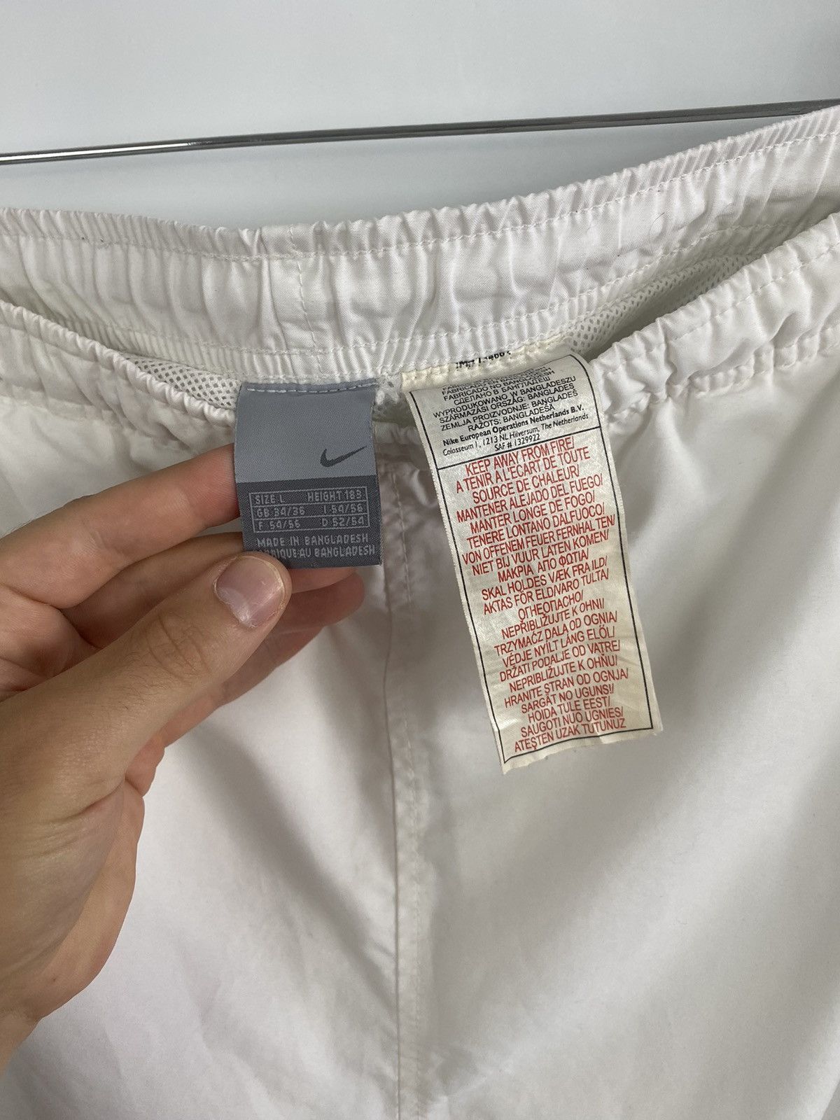 Nike 🇺🇸 Vintage 90s Nike Nylon shorts swoosh logo street wear dril Size US 34 / EU 50 - 6 Thumbnail